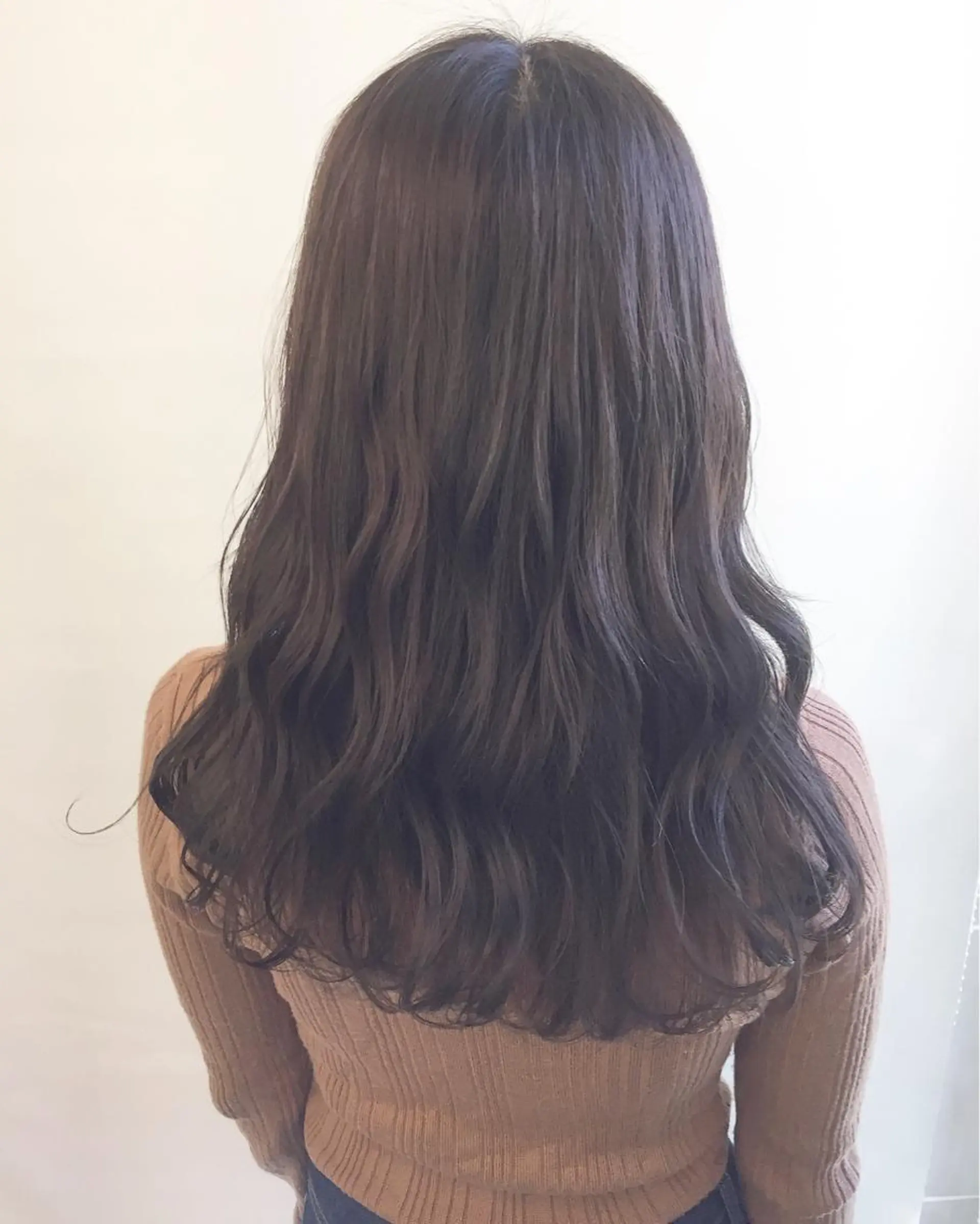 セミロング カラー ダークグレー ダークグレージュ グレージュ カット ヘアカラー トリートメント 齋藤 咲のヘアスタイル