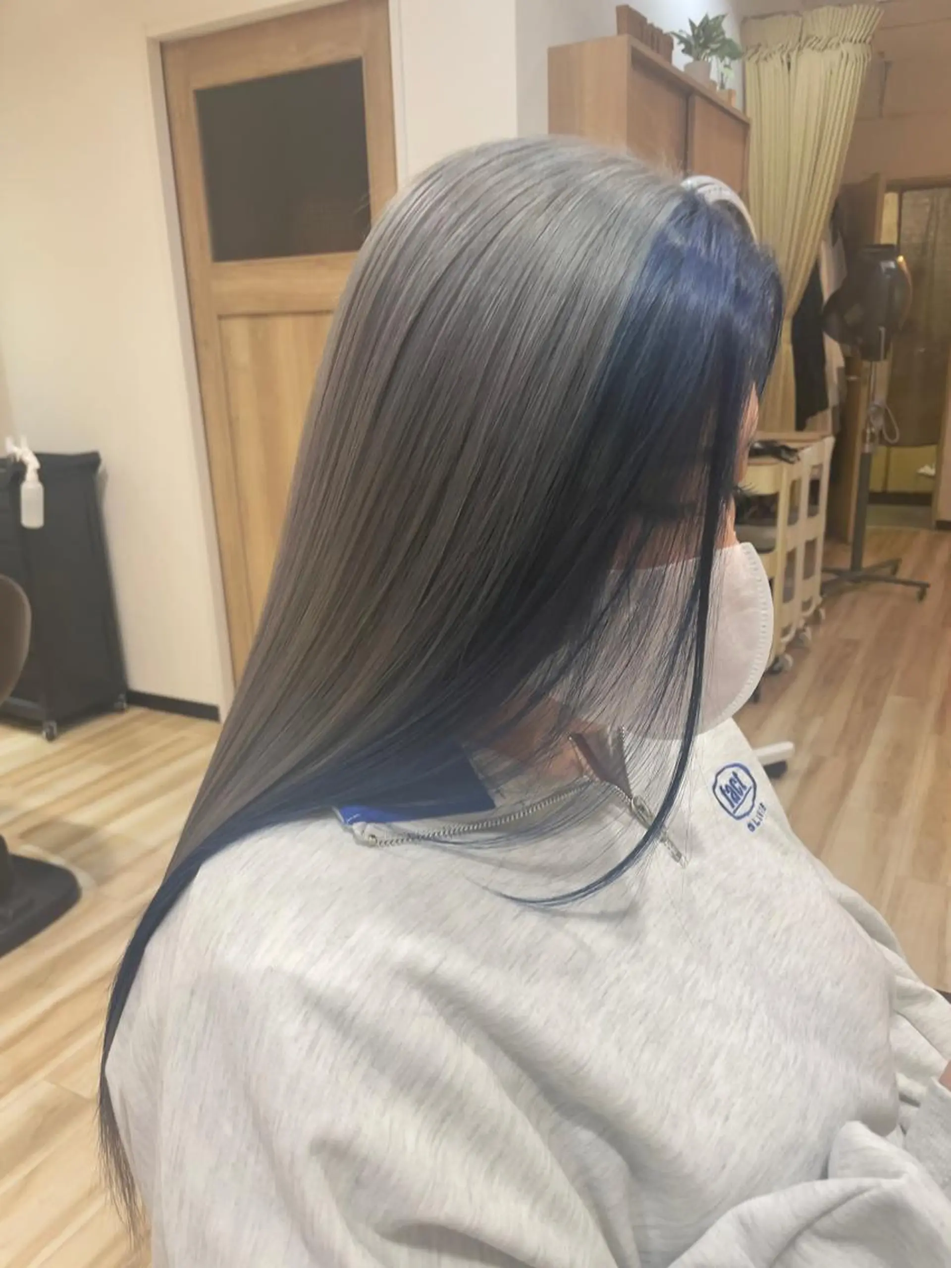 ロング カラー ブリーチ ブルーカラー ケアブリーチ ハイトーンカラー ネイビーカラー 🌈派手髪ハイトーン 🌈鈴木亮太🌈のヘアスタイル