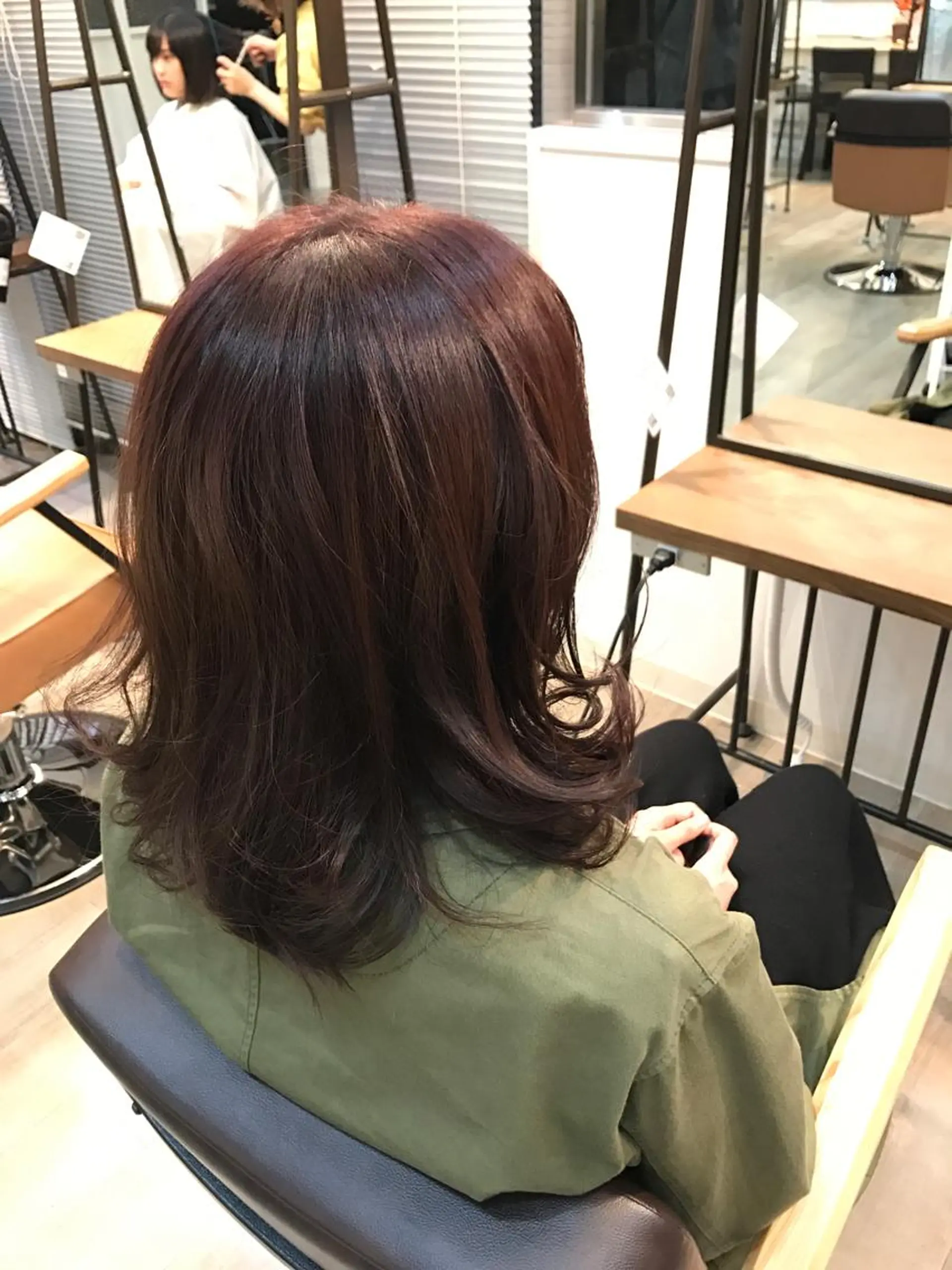 セミロング カラー 伊藤 光成のヘアスタイル