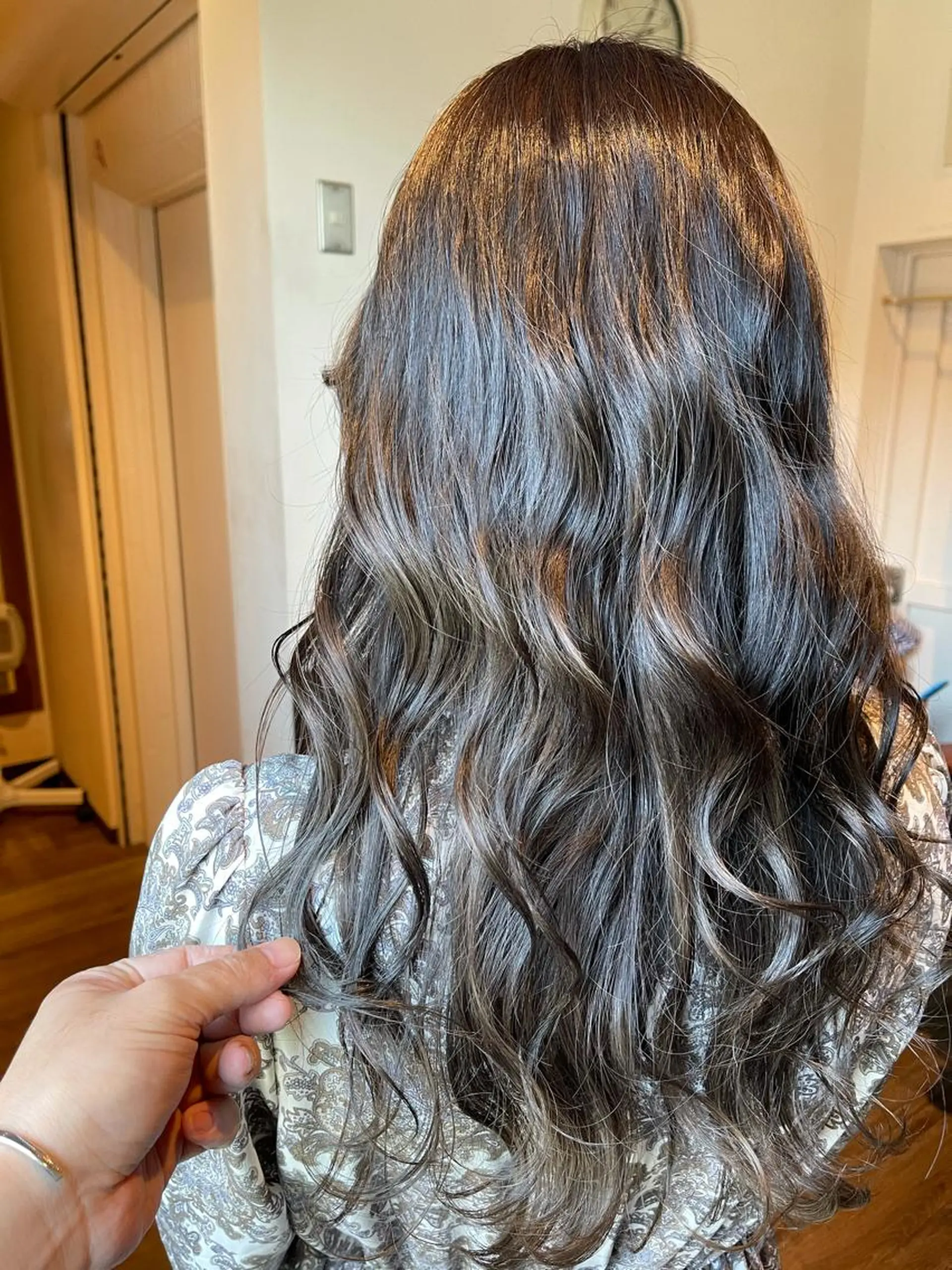 ミディアム カラー カット ヘアカラー トリートメント ヘッドスパ 髪質改善特化美容師 白岩 悟のその他イメージ