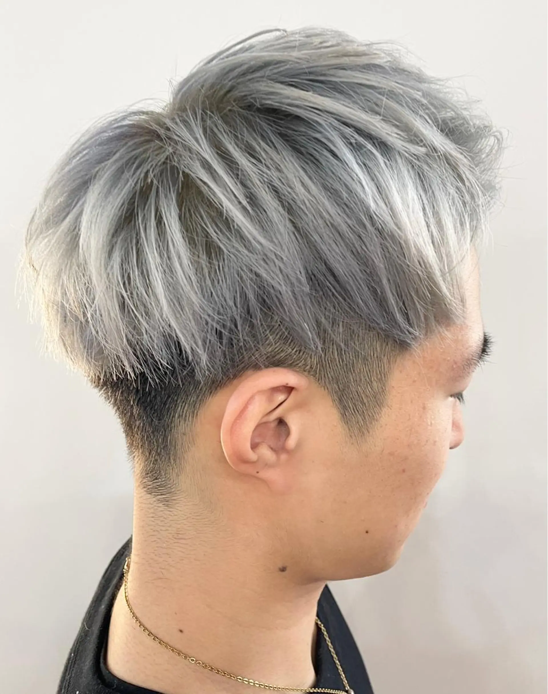 ショート メンズ メンズブリーチ カット ヘアカラー FLAGS YAMATOのヘアスタイル