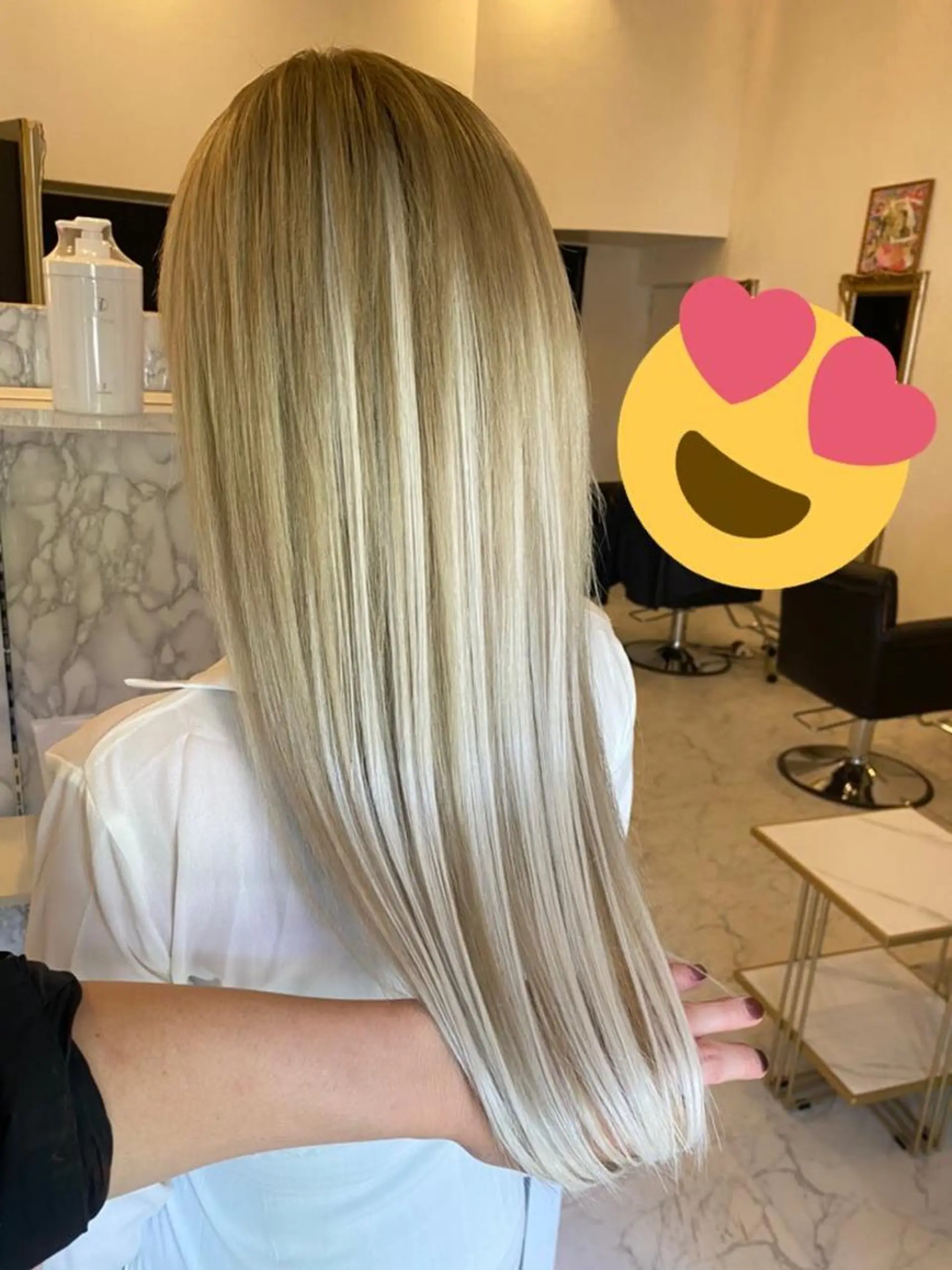 ロング ケアブリーチ&シール エクステの店和田翔莉のヘアスタイル