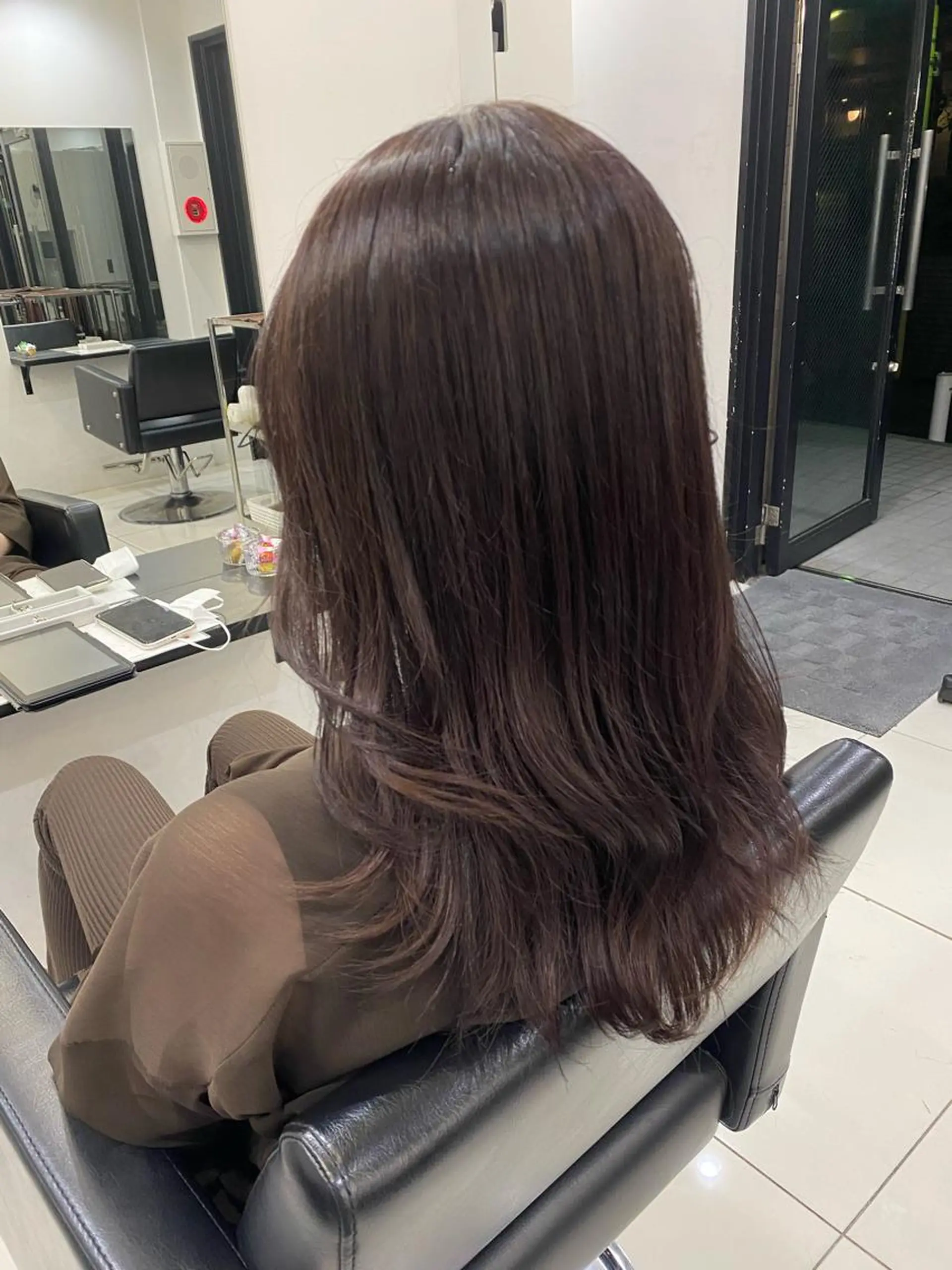 セミロング カラー ブラウンカラー ラベンダーカラー ラベンダーブラウン 小顔ショート/透明感 カラー/チサトのヘアスタイル