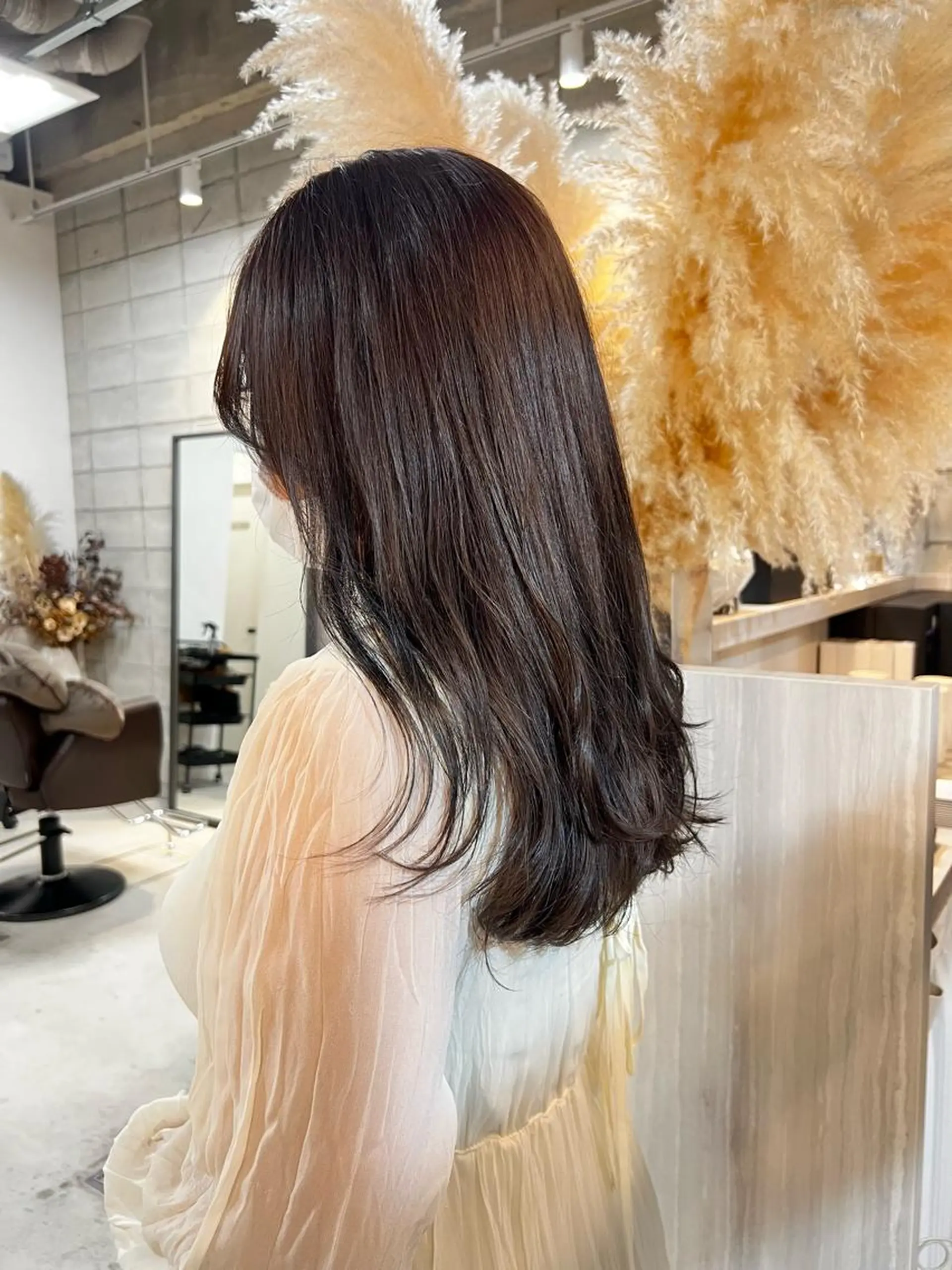 ミディアム カラー 椎葉 みはるのヘアスタイル