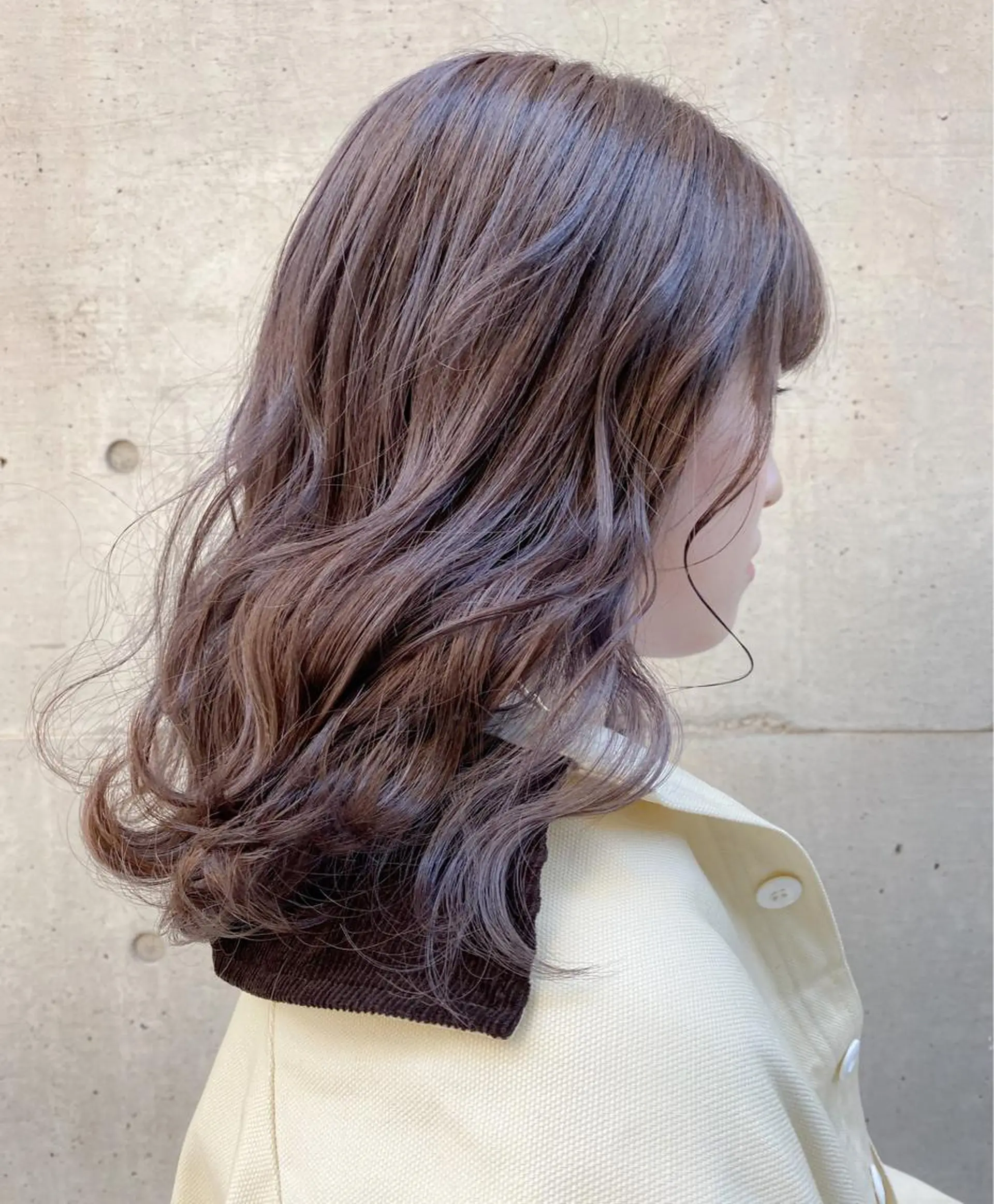 ミディアム カラー ブリーチ グレージュ 【透明感、艶髪】西村 有司のヘアスタイル