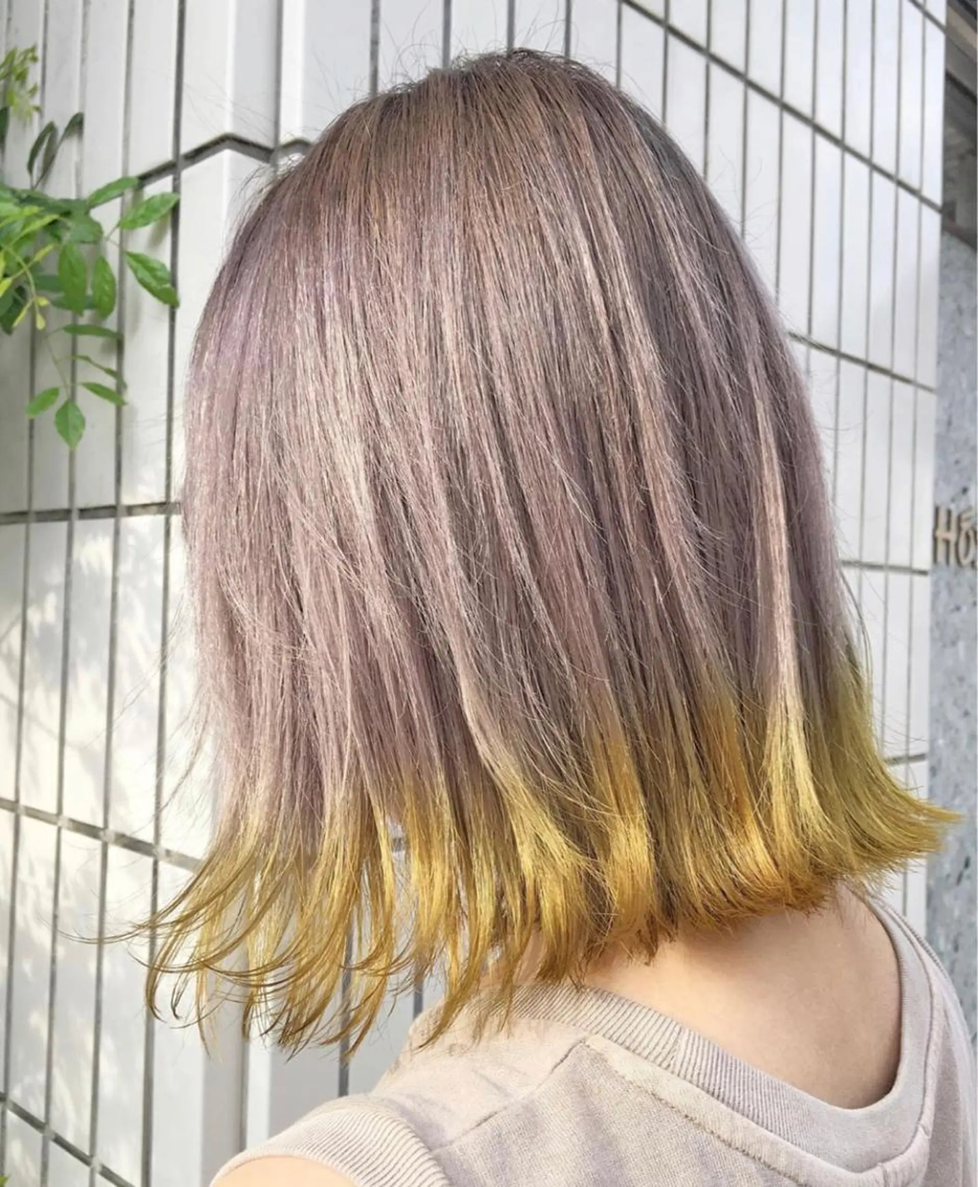 ショート カラー アダチ コウスケのヘアスタイル