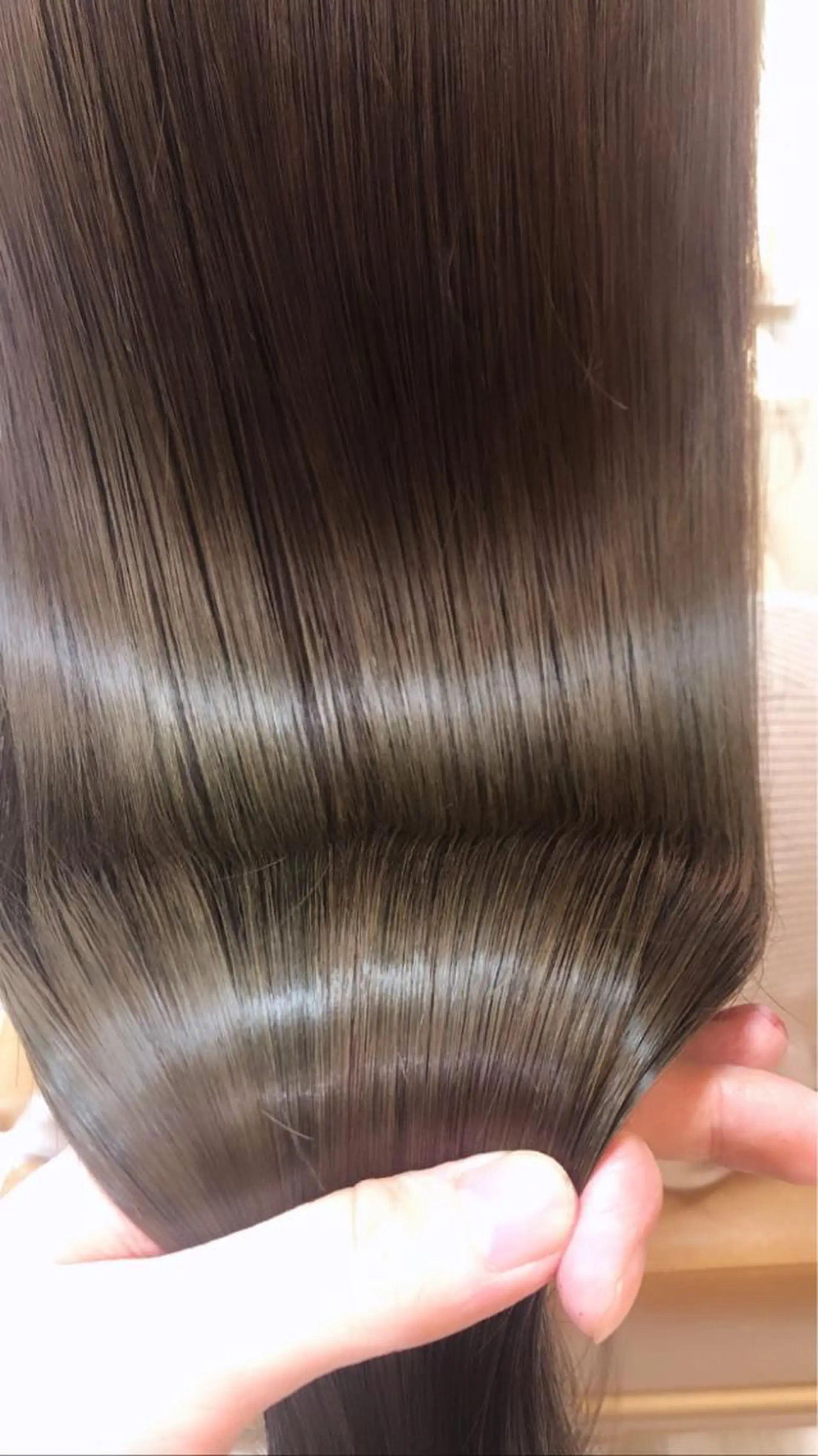 セミロング ヘアカラー トリートメント 韓国🇰🇷レイヤー 映える顔周り🩷のヘアスタイル