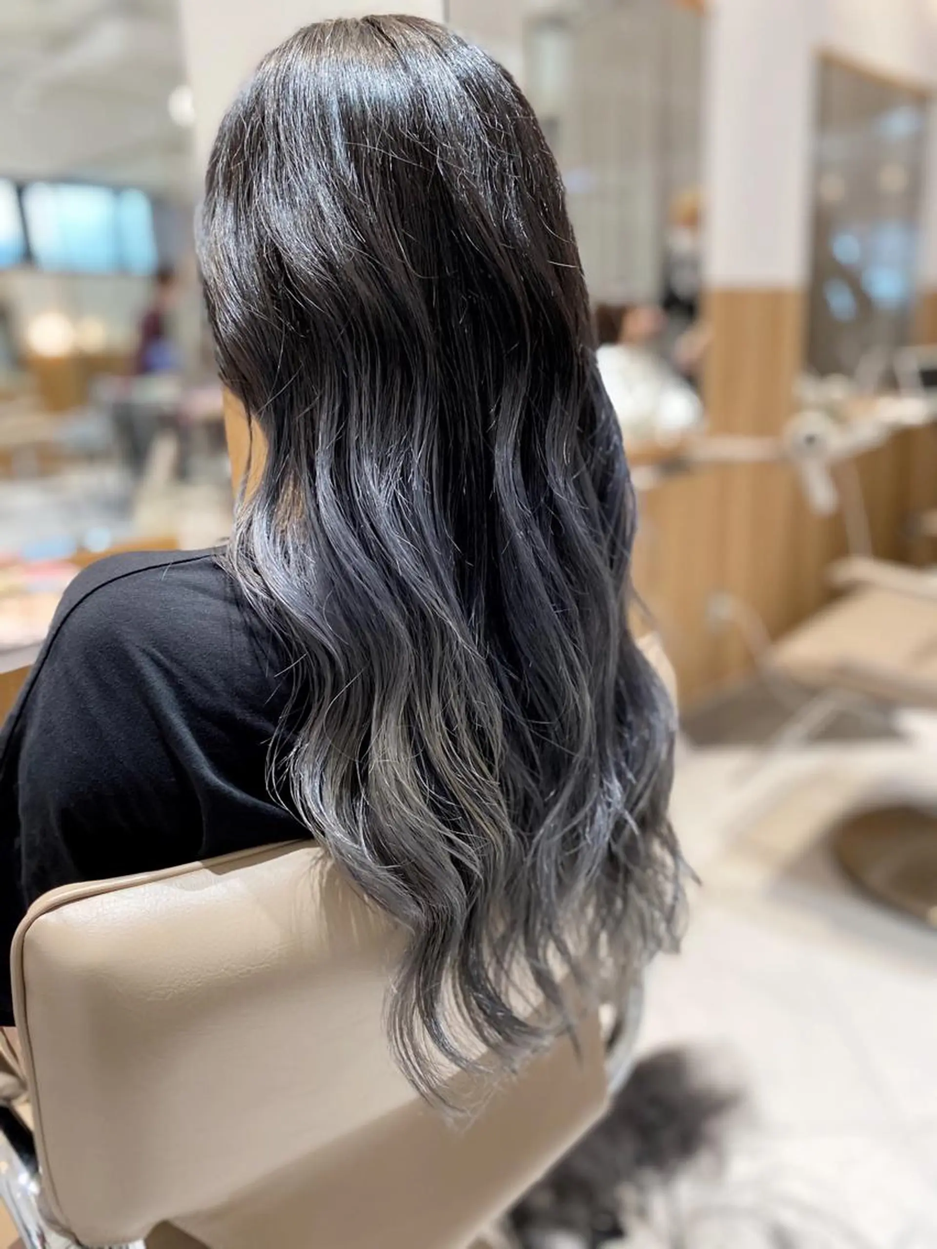 ロング カラー アッシュ アッシュグレー ブリーチ グラデーションカラー カット ヘアカラー ボブ/ハイトーン 福生Radix 下田のヘアスタイル