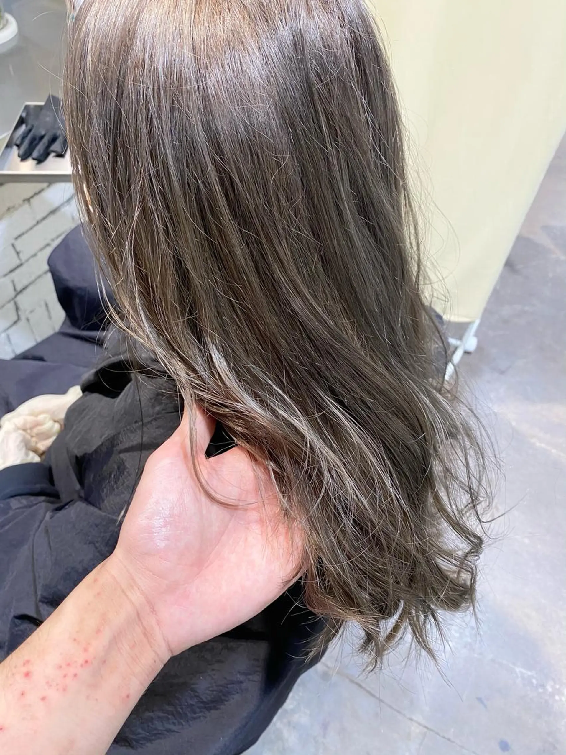 カラー 前田 輝のヘアスタイル