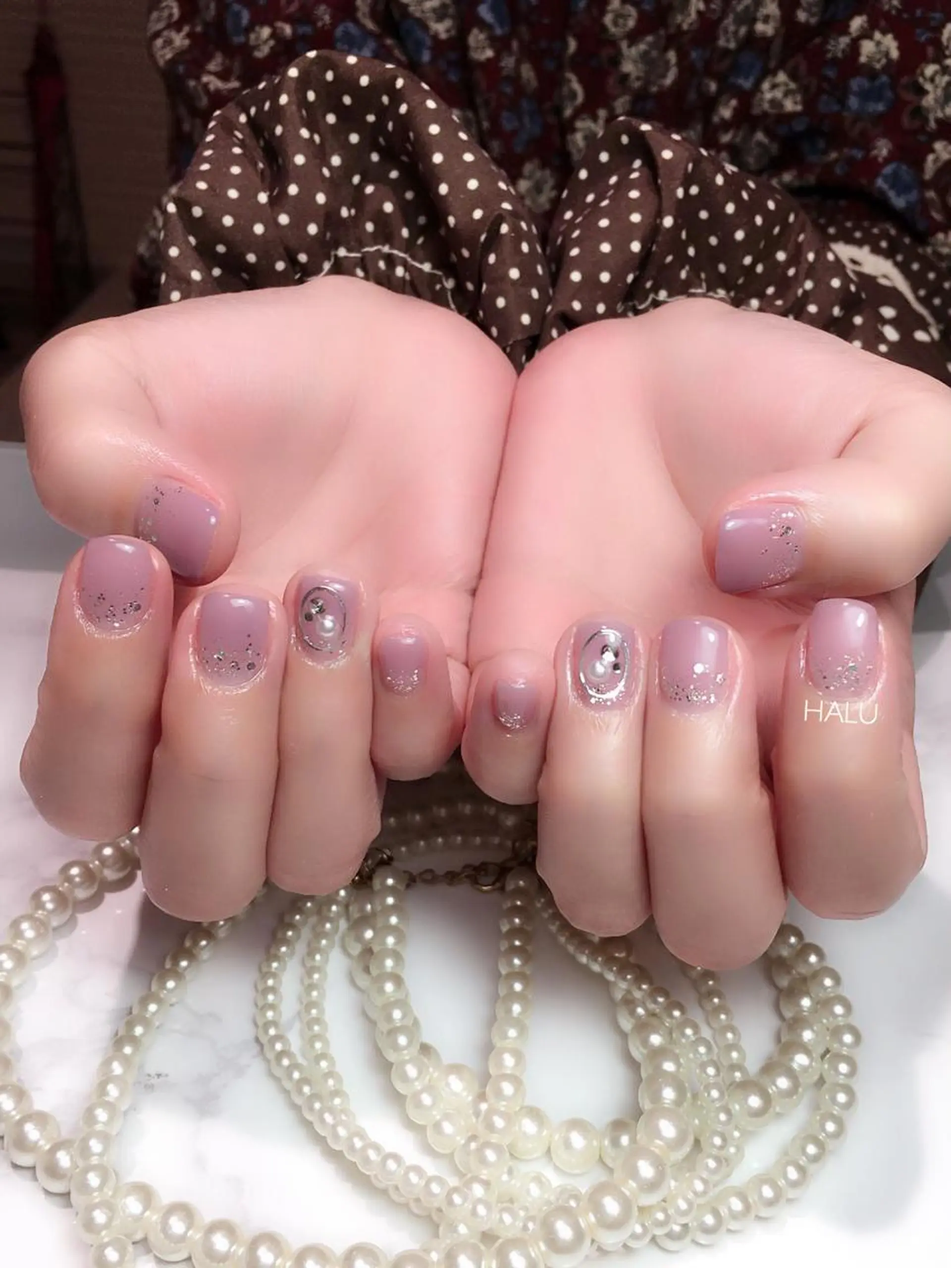 ネイル ラメ(グリッター) シルバー HALU ハルのネイルデザイン