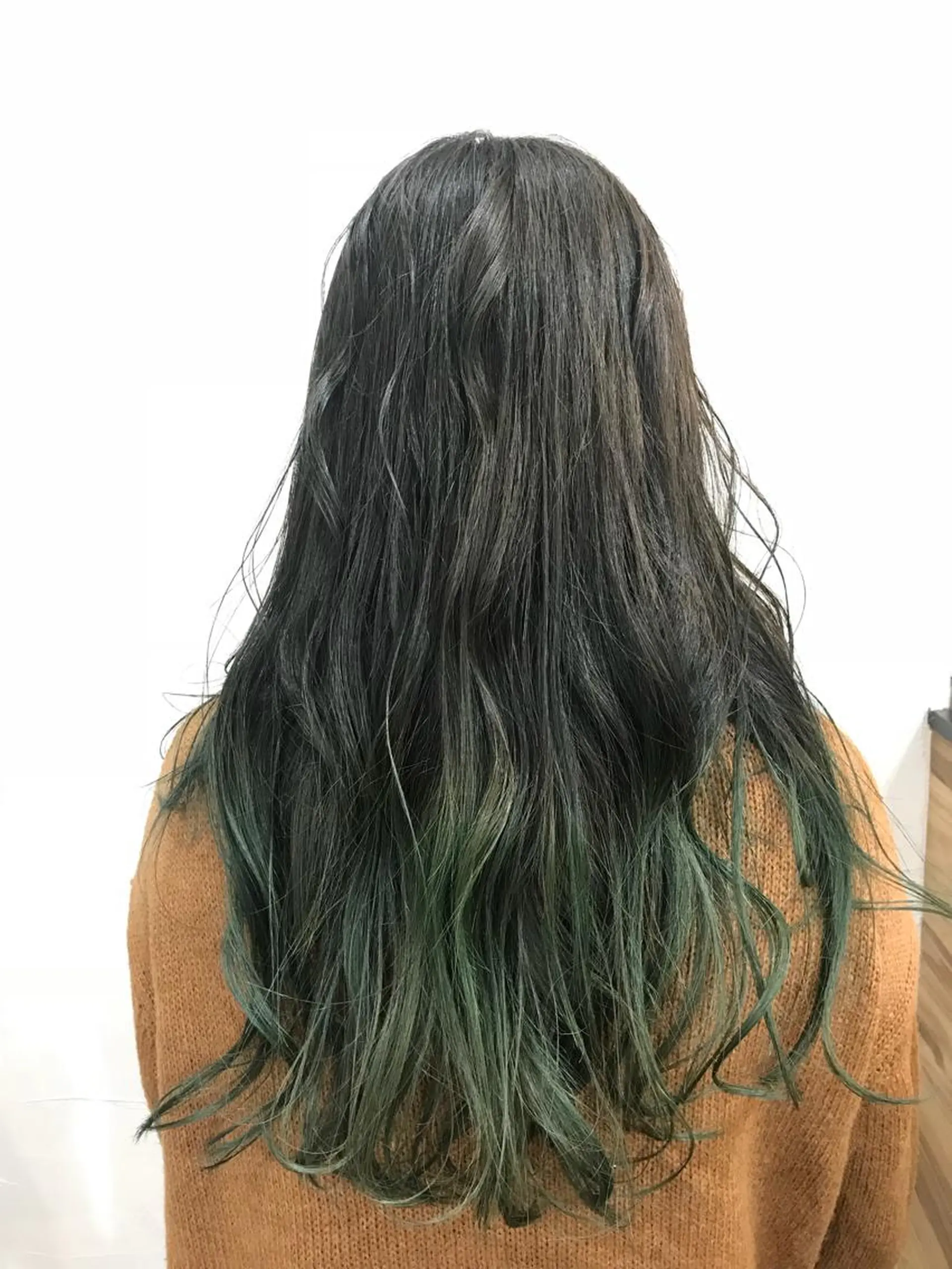 ロング カラー ヘアアレンジ メンズ グラデーションカラー 暗髪カラー🫐パーマ おくだりんかのヘアスタイル