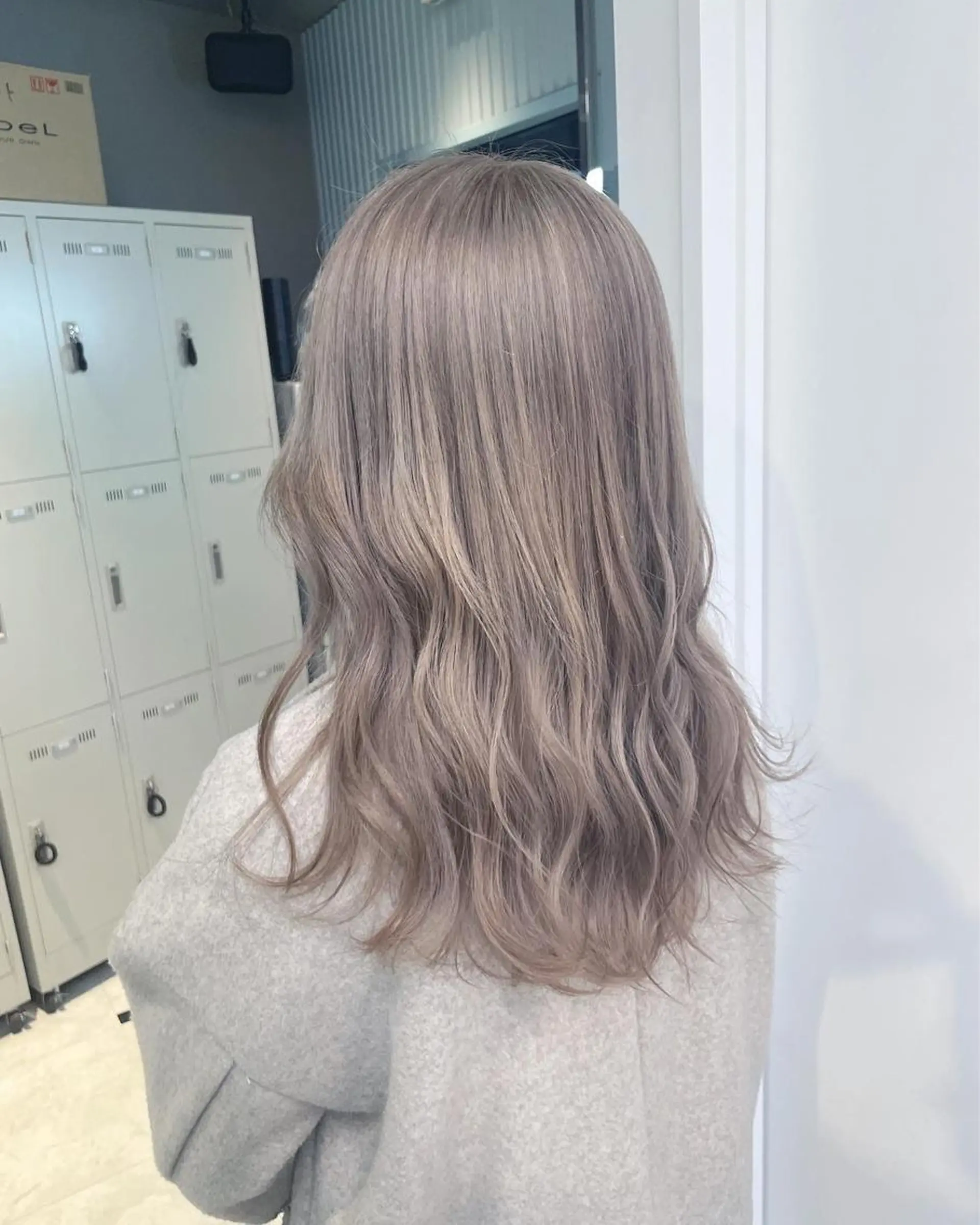 ミディアム ブリーチ✖️ 縮毛LANDのヘアスタイル