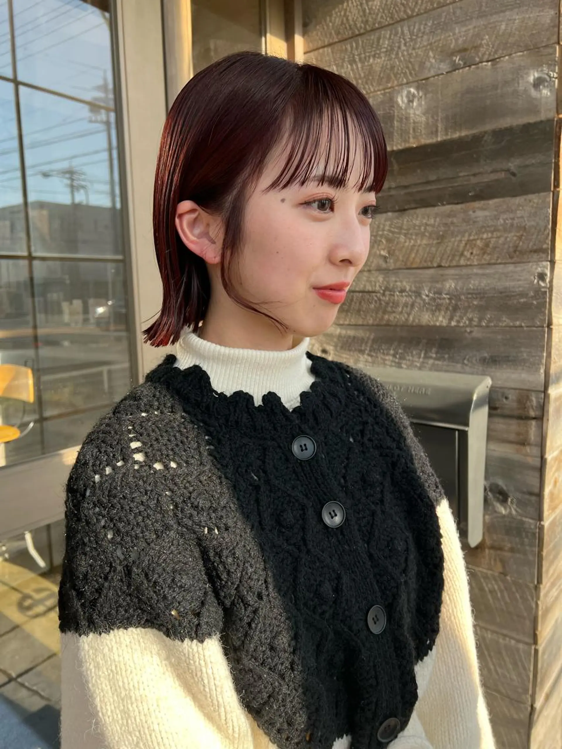 ショート カラー ボブ 外ハネヘア カワサキ マホのヘアスタイル