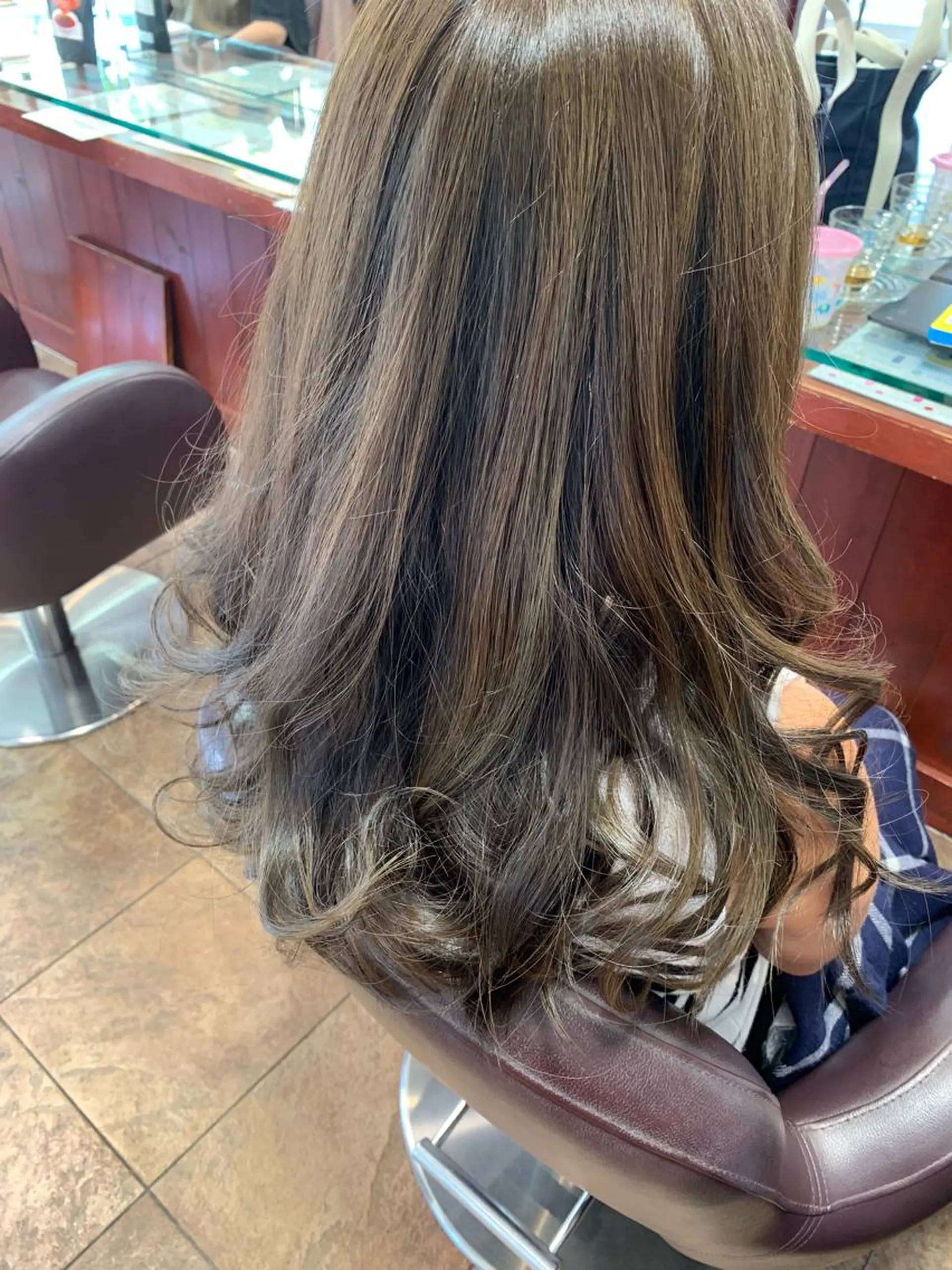 ロング アッシュ カット ヘアカラー トリートメント 嶋村 望美のヘアスタイル