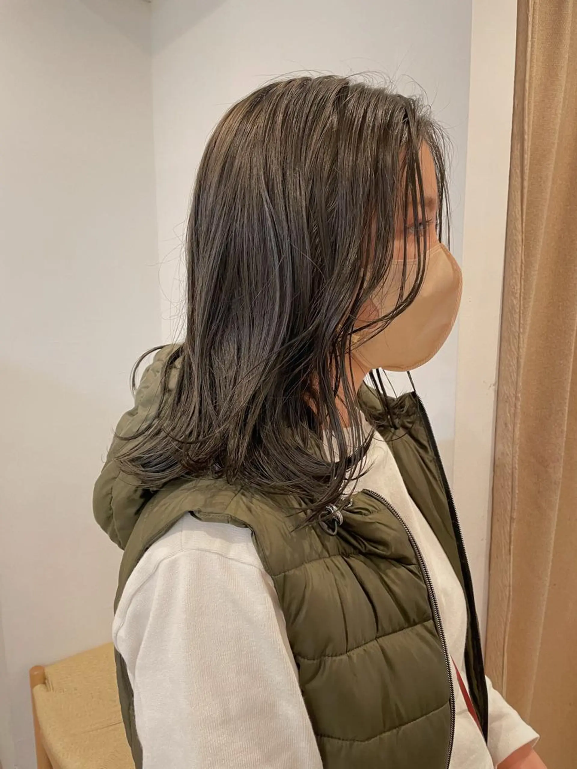 ミディアム カラー 透明感カラー グレージュ オリーブグレージュ オリーブグレー カット ヘアカラー 梅田／ベージュ レイヤー／ヌマタのヘアスタイル