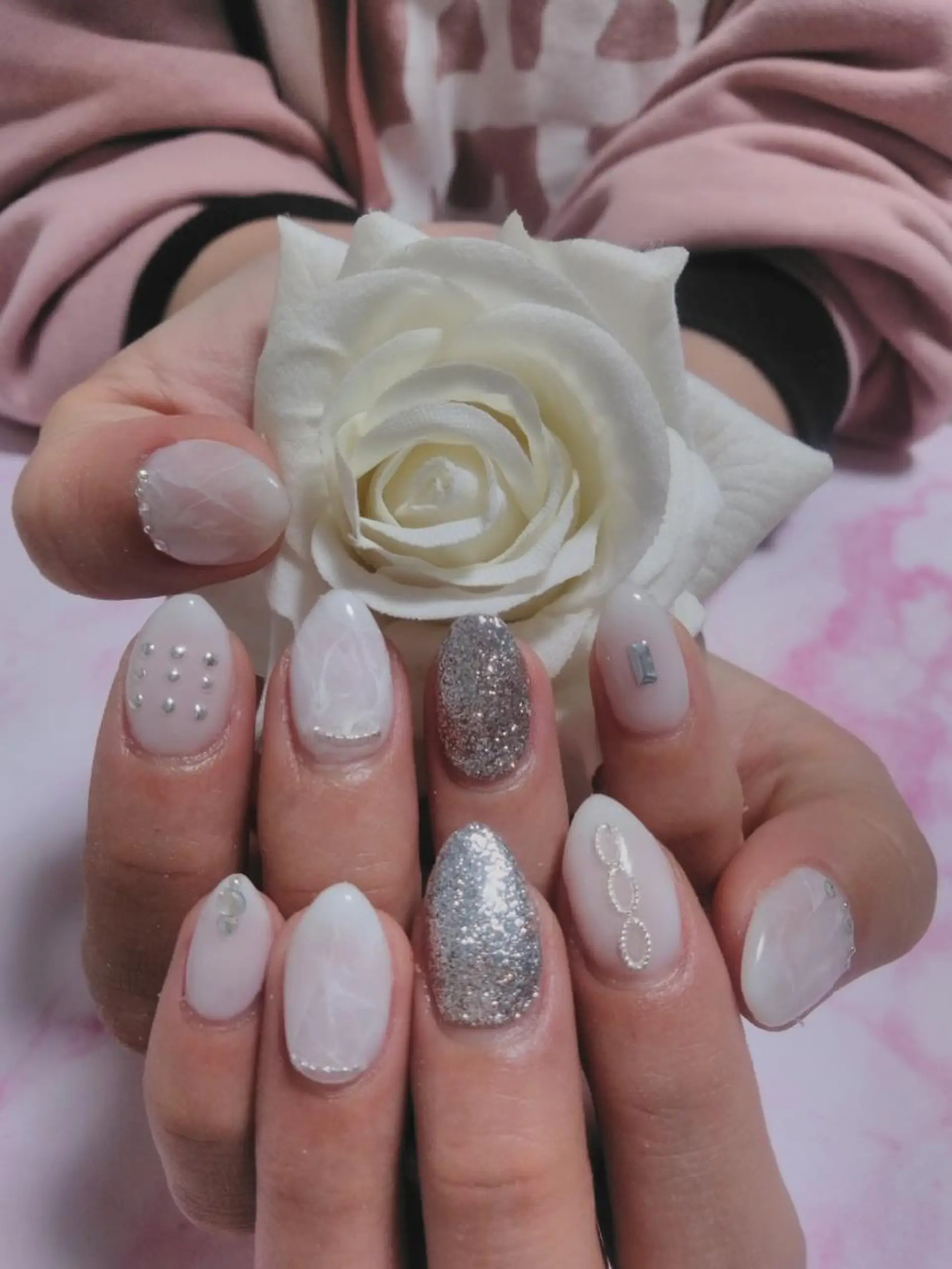 ネイル エステとネイル ローズコンフォートのネイルデザイン