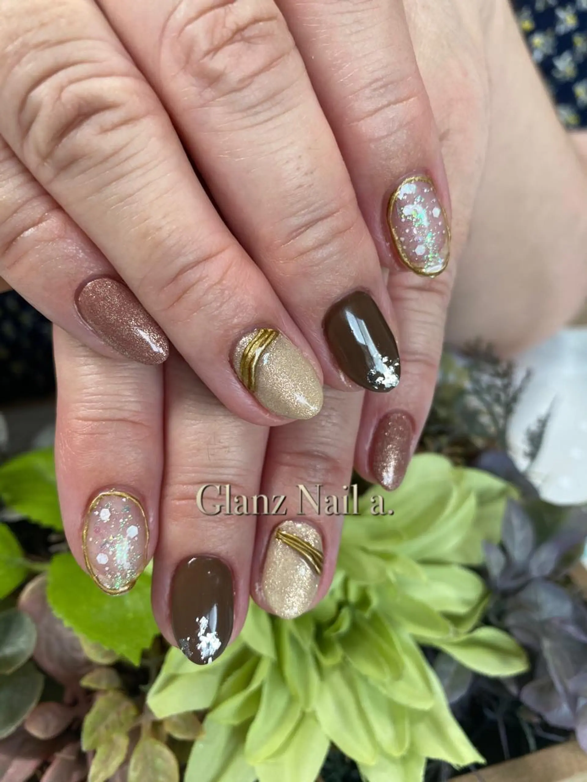 ネイル ゴールド Glanz  Nail aのネイルデザイン