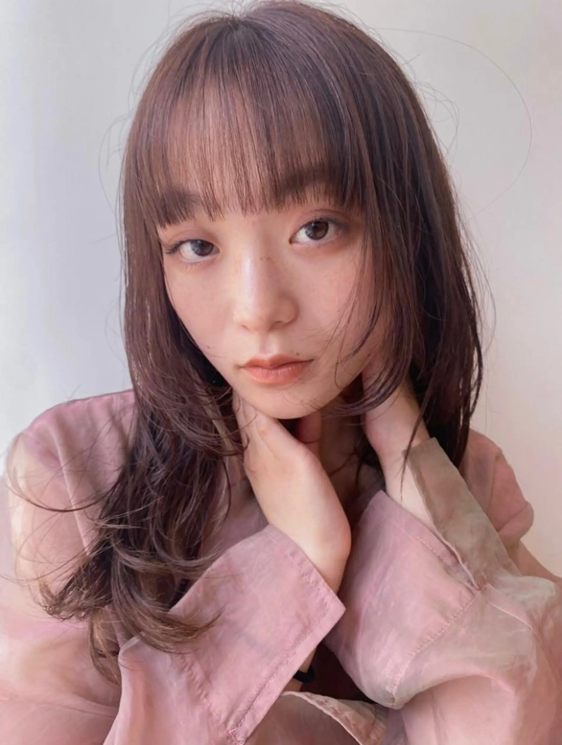 セミロング shiori/暖色/ レイヤー/似合わせのヘアスタイル