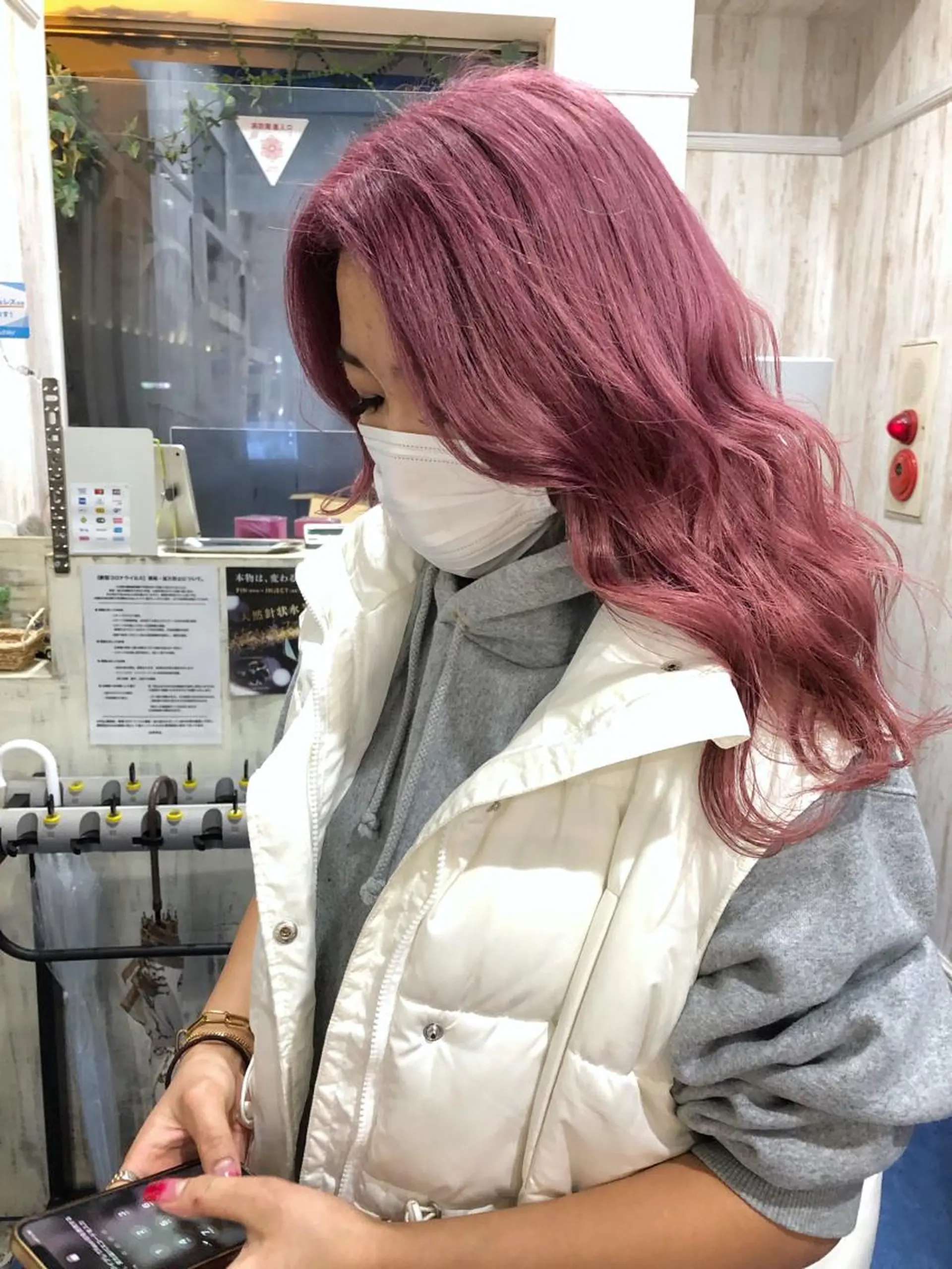 カラー white.梅田 デザインカラー🦄のヘアスタイル