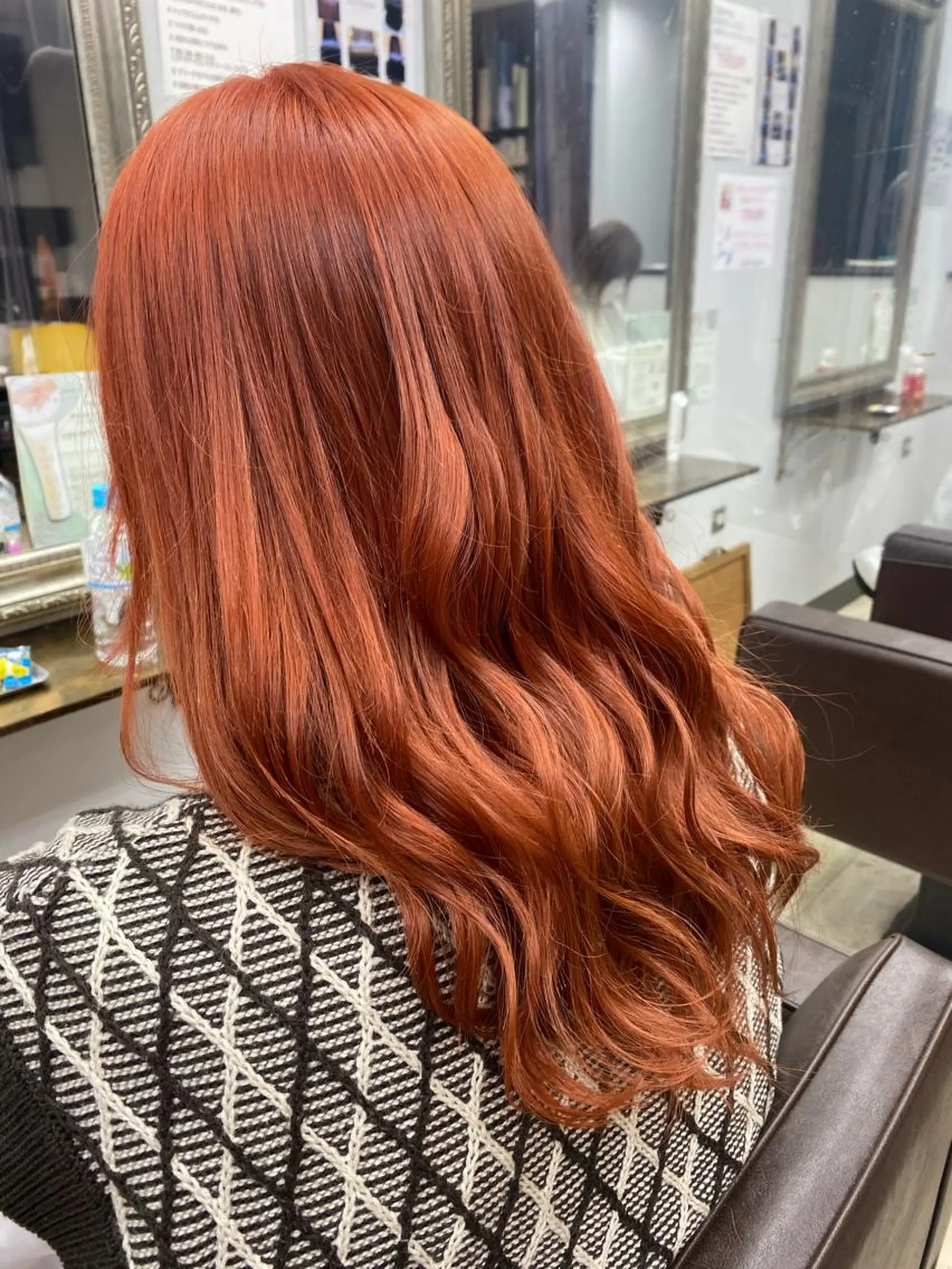 セミロング カラー ブリーチ オレンジ 産休の為お休みです! 小島凜のヘアスタイル