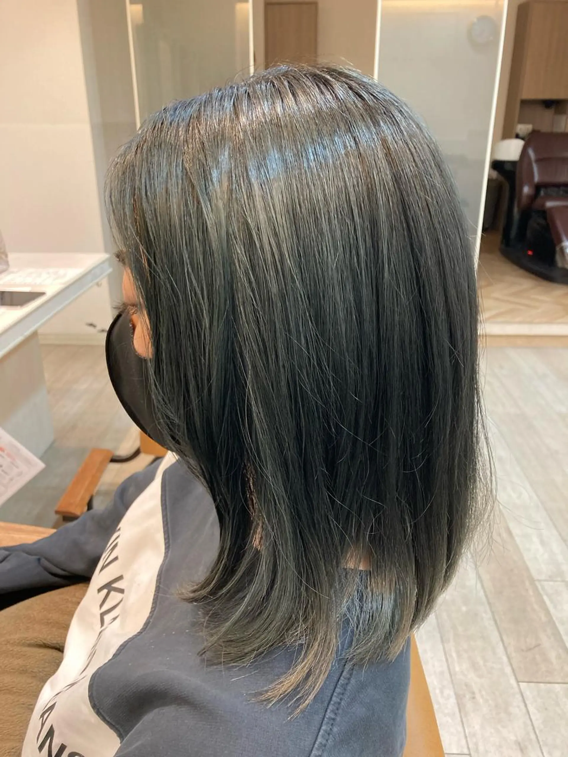 ミディアム カラー ブリーチ 透明感カラー ハイトーンカラー waRin syamp&headのヘアスタイル