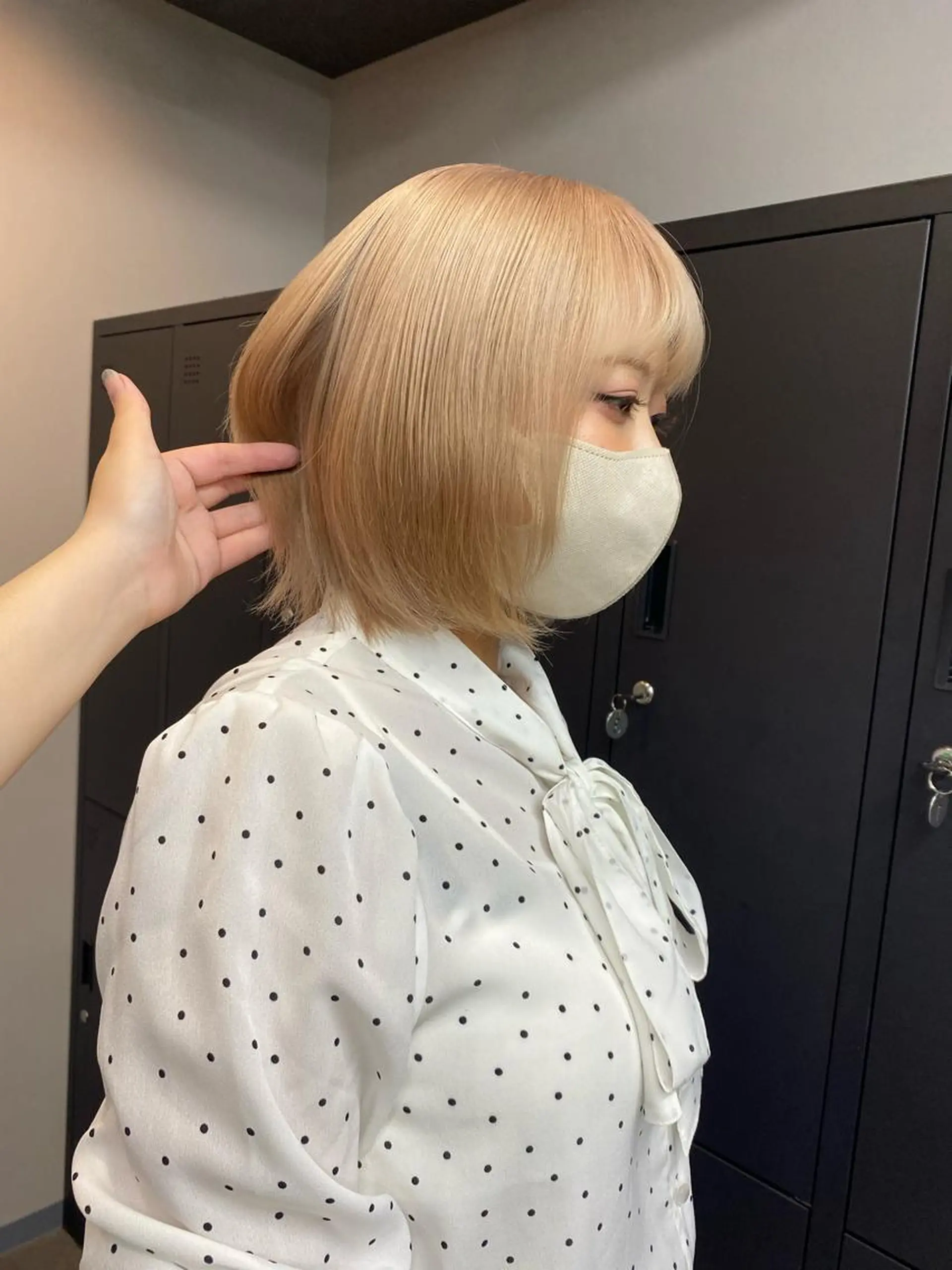 ミディアム maco 艶感ハイトーン🦋のヘアスタイル