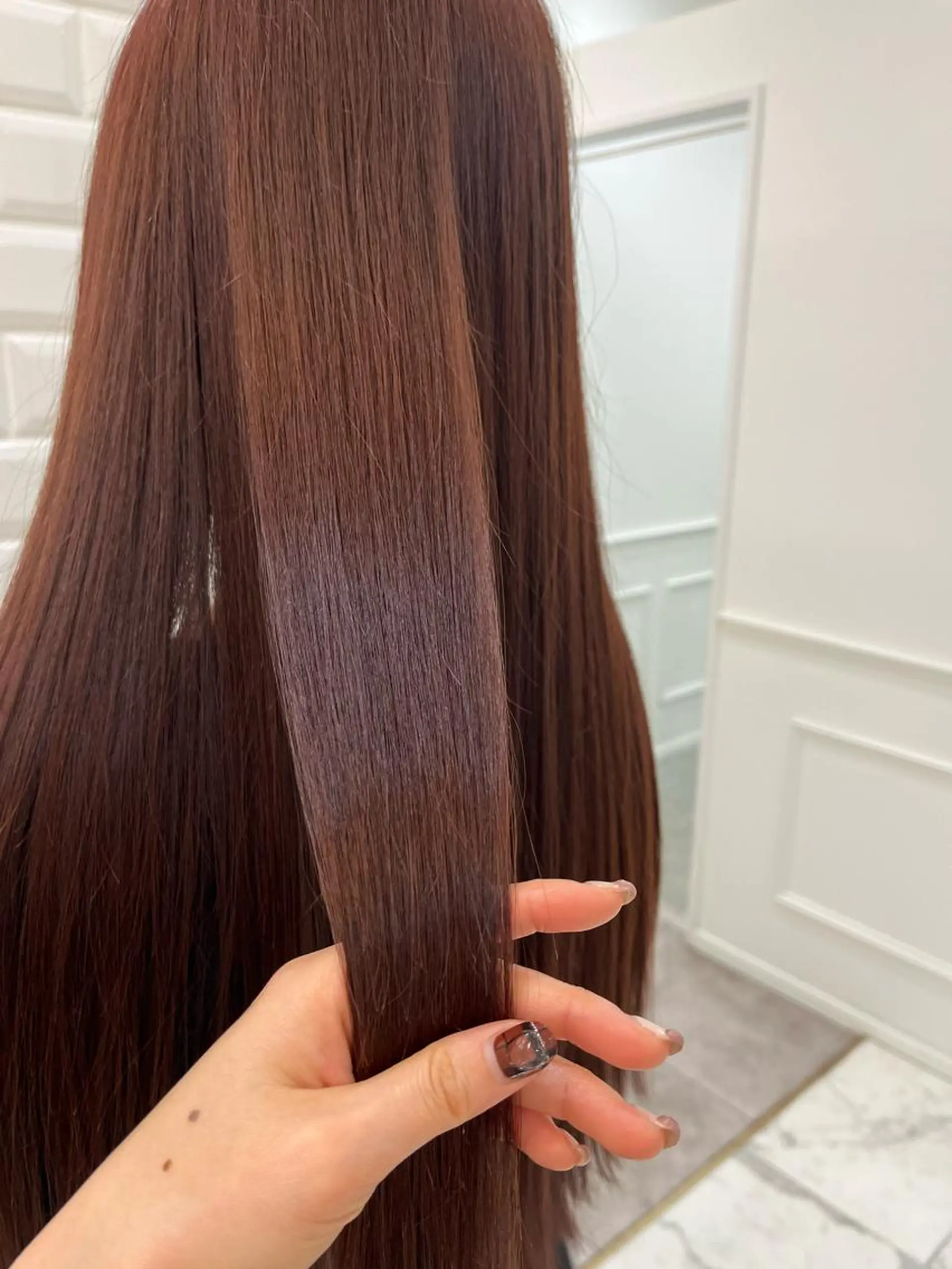 ロング カラー 新井 凪のヘアスタイル