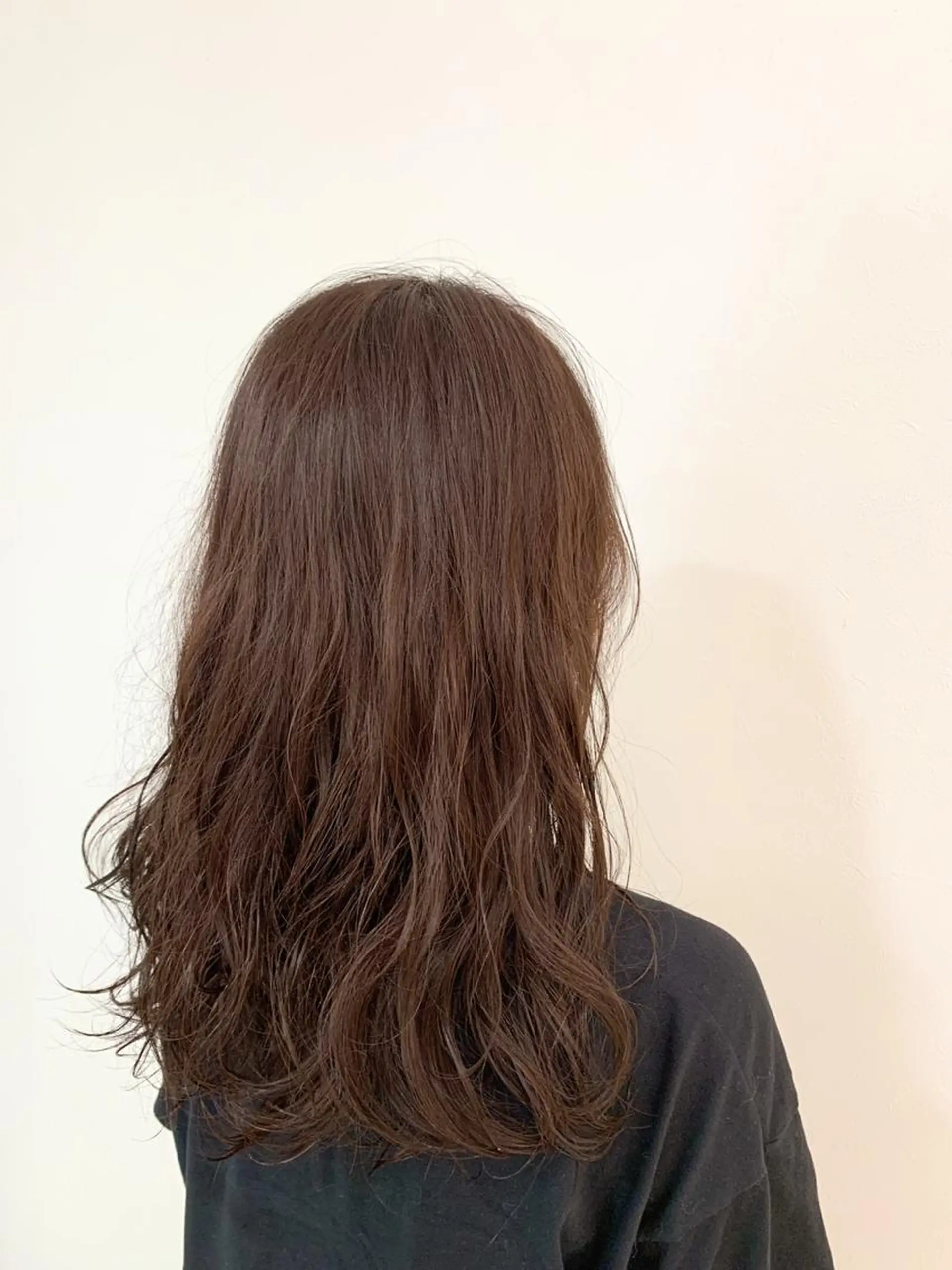 セミロング 黒岩 真那花のヘアスタイル