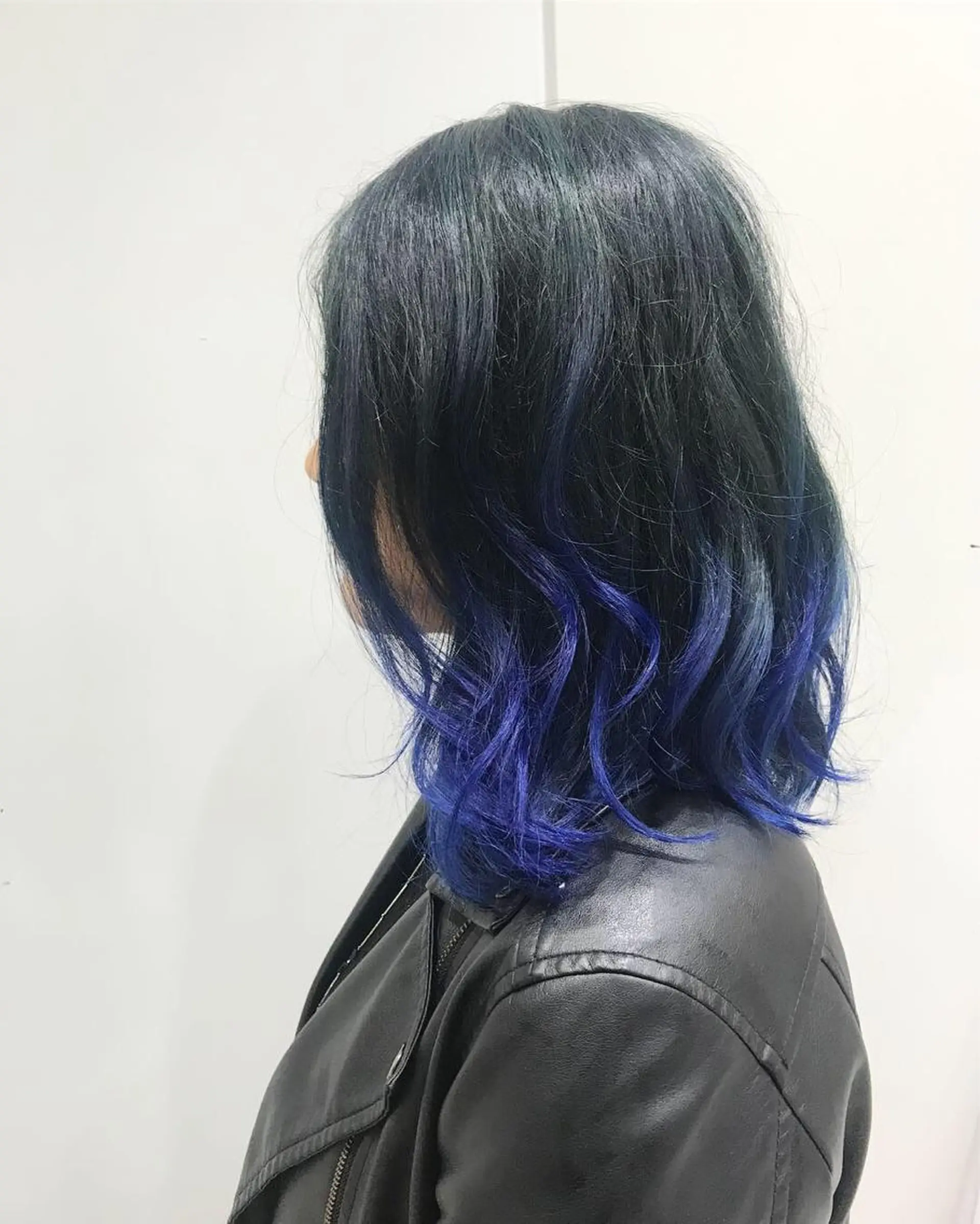 ミディアム カラー ブルーカラー ブルーバイオレット ネイビーカラー バイオレットカラー カット ヘアカラー トリートメント インナーエクステ渋谷 🦋KAJIのヘアスタイル