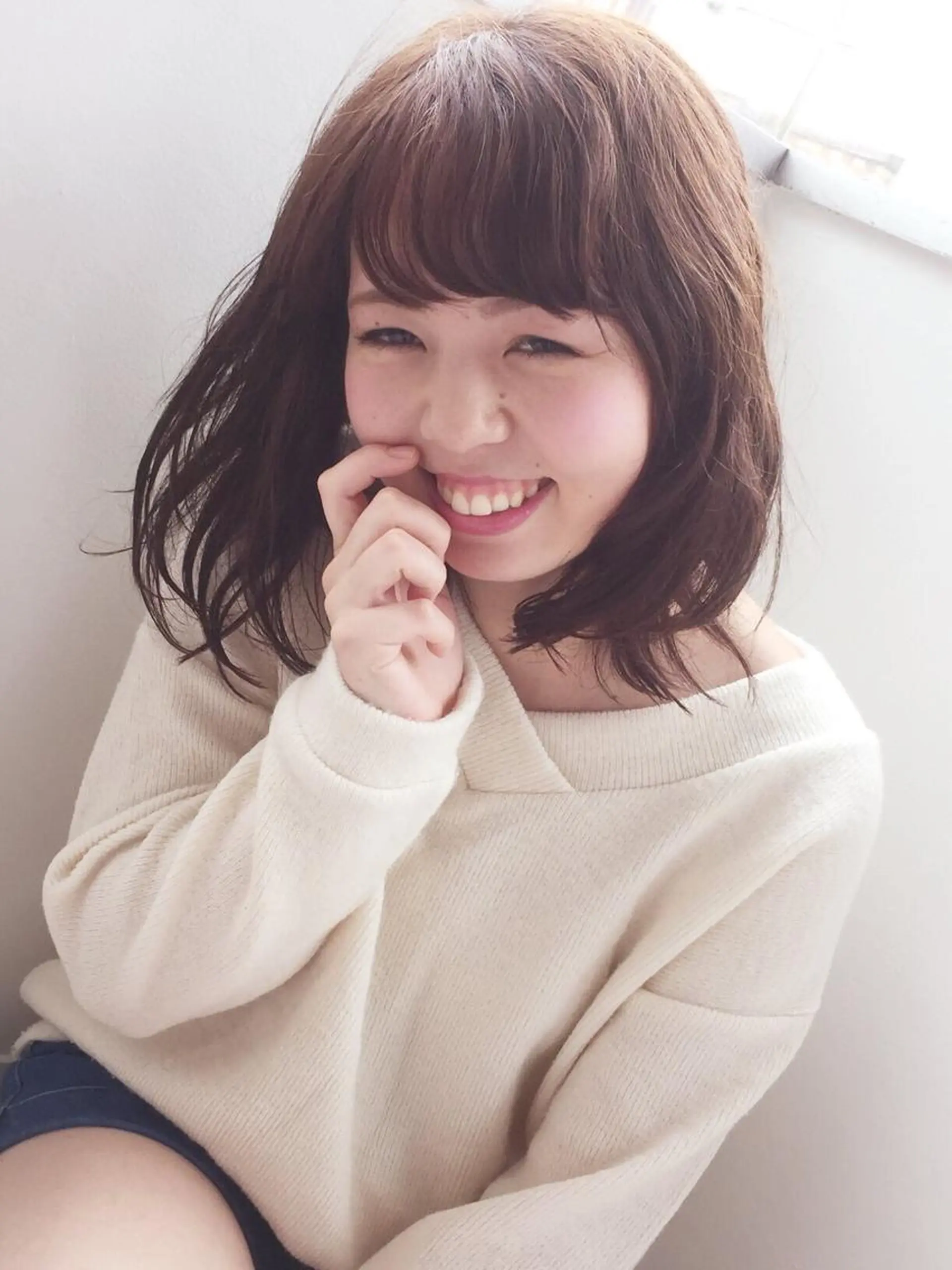 ミディアム 内野 由紀のヘアスタイル