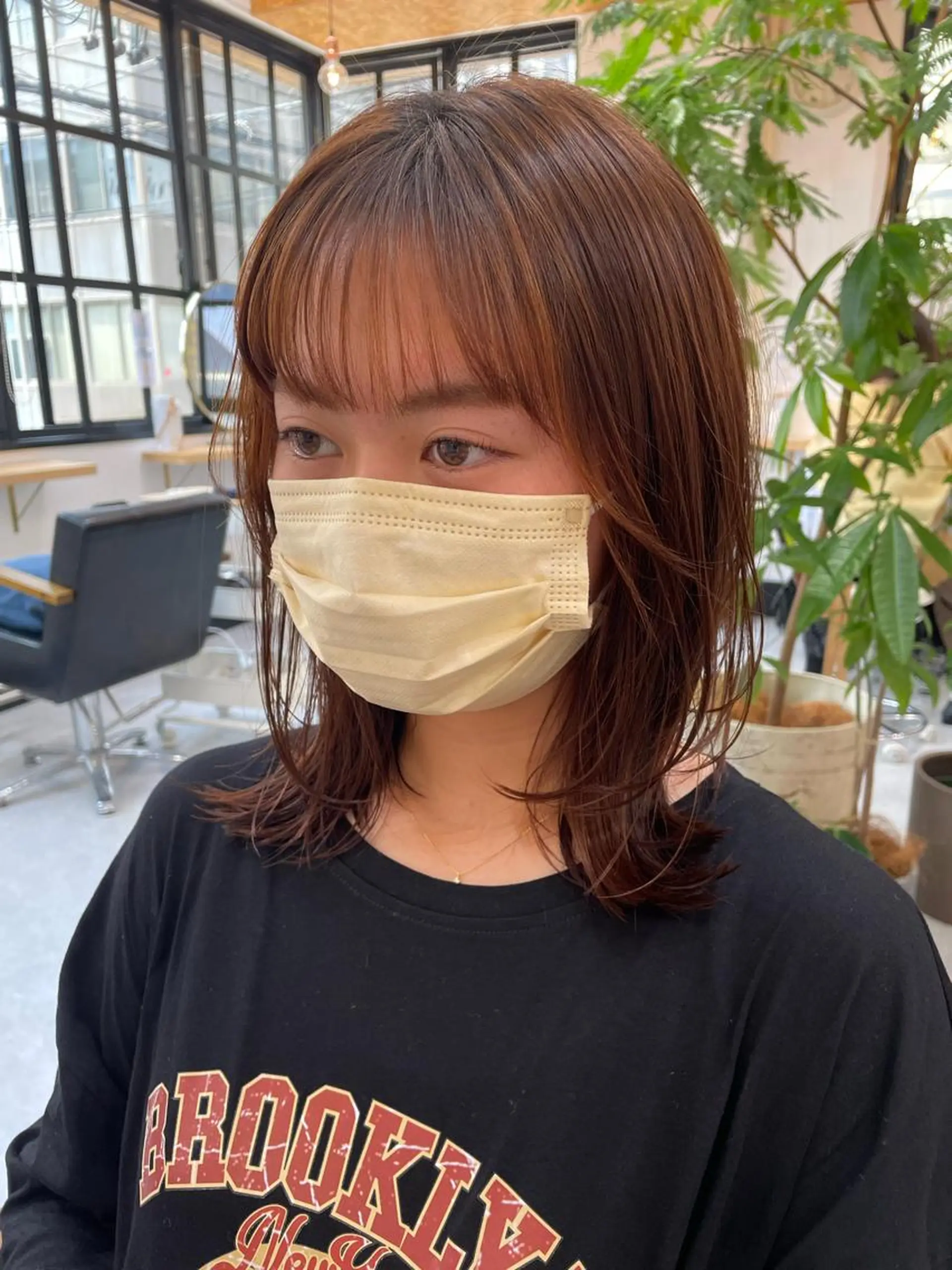 ミディアム 高梨 菜々のヘアスタイル