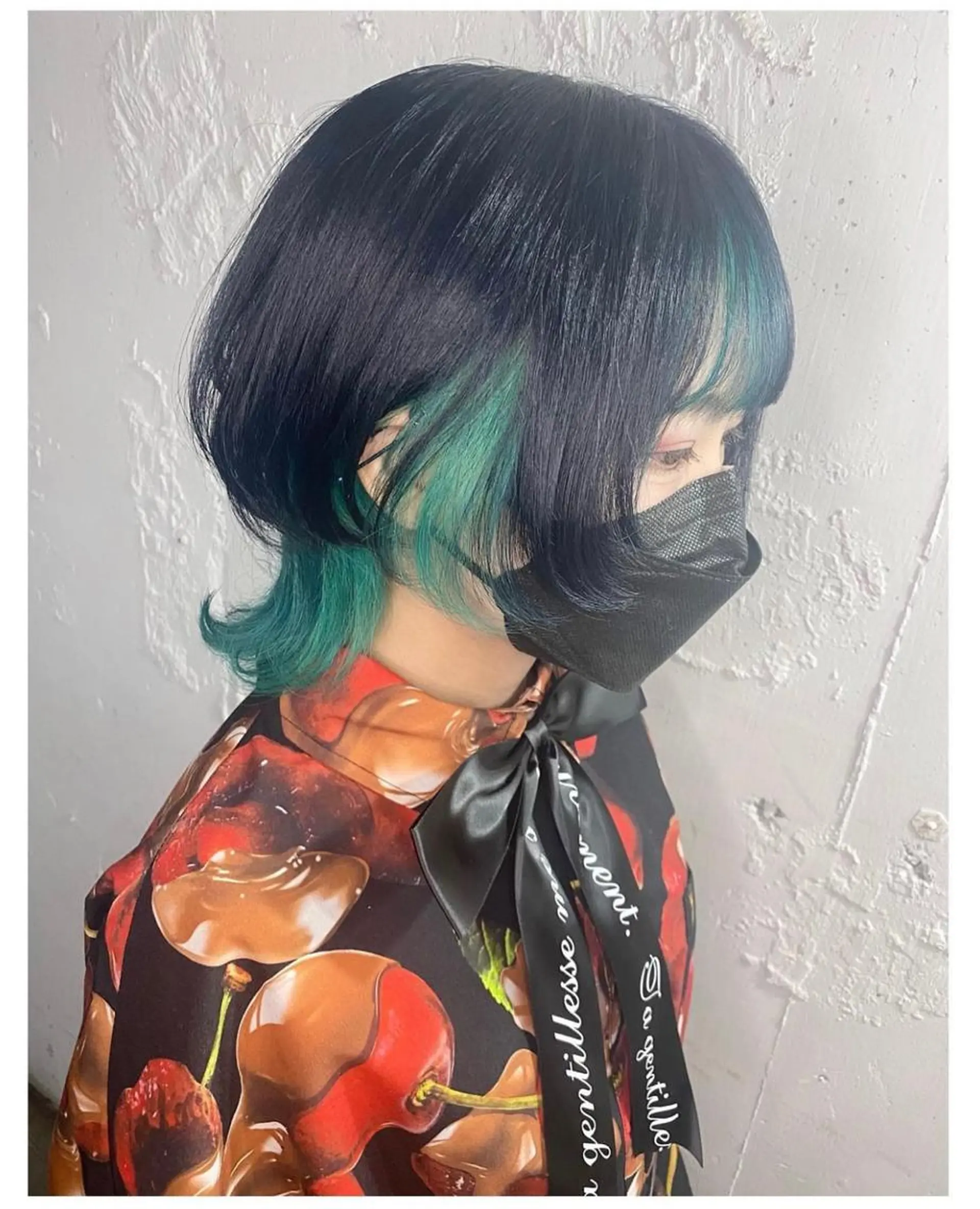 ショート カラー 黒髪 ブルーカラー ブルーブラック ウルフカット GARU-ガル-所属・TSUNO🦖 派手髪/オタク美容師のヘアスタイル