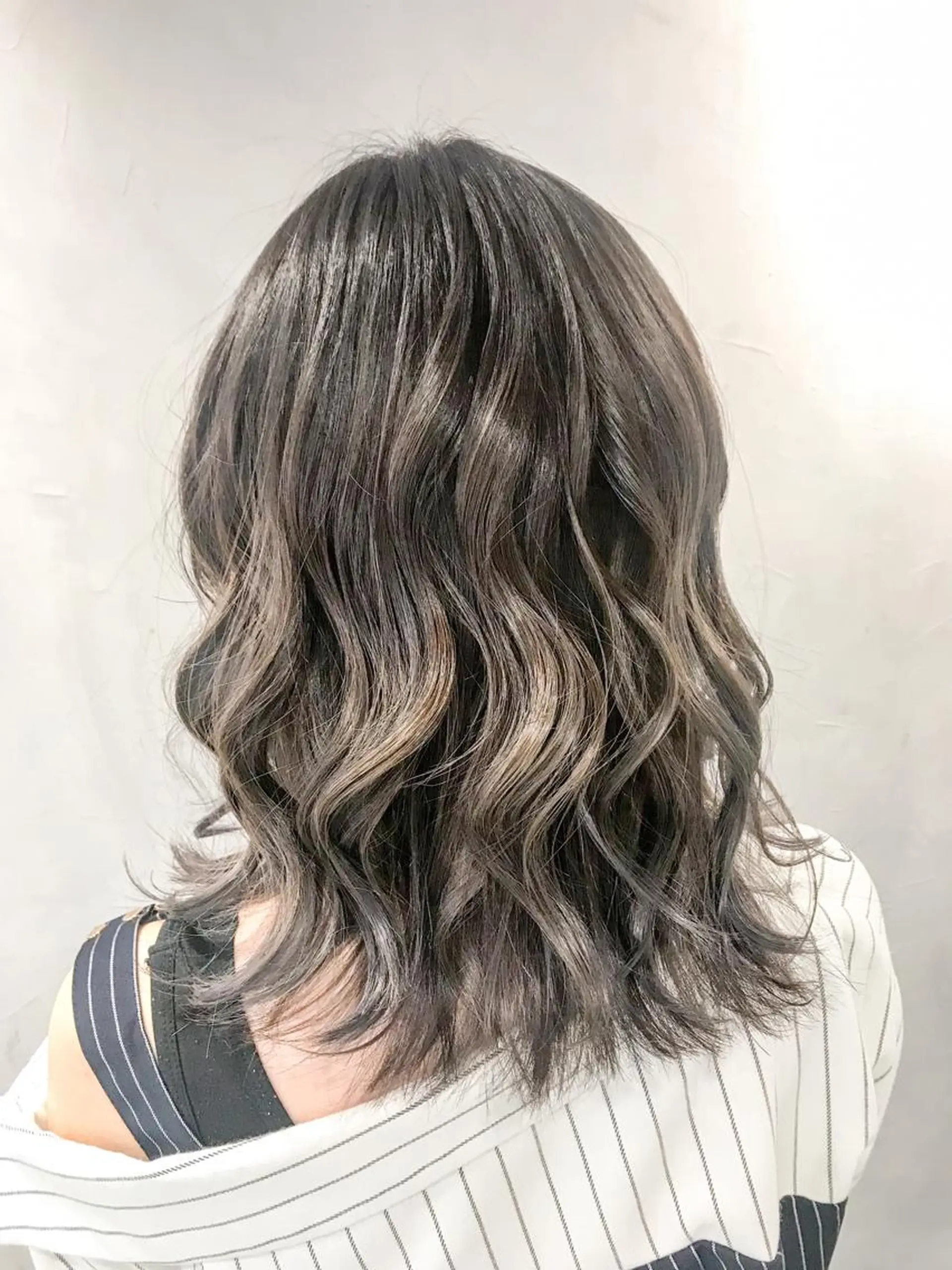 ミディアム カラー カット ヘアカラー トリートメント EIGHT second【エイトセカンド】所属・江畑 匠 新宿三丁目 徒歩30秒⭐️のヘアスタイル