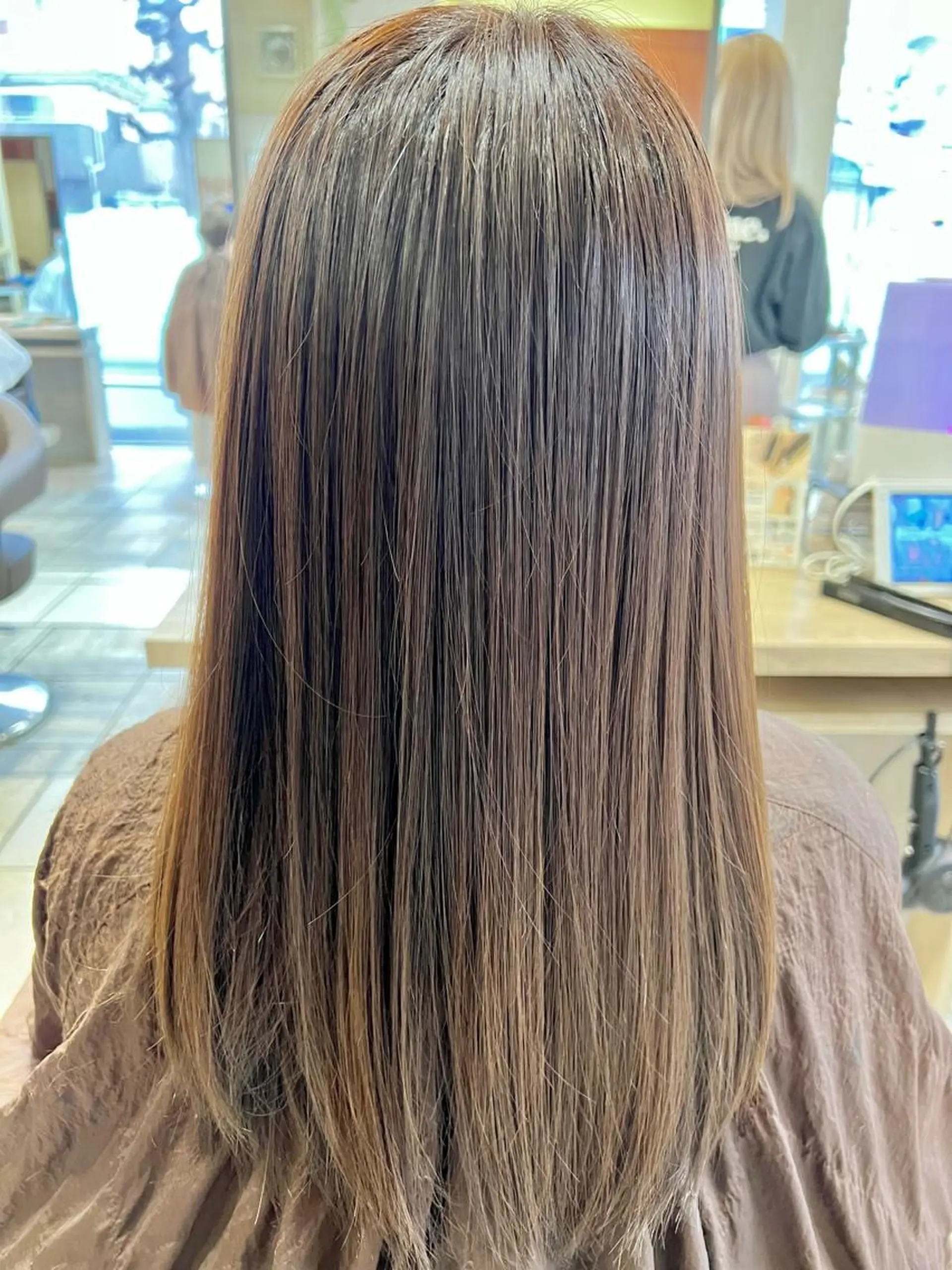 ロング 縮毛矯正 EARTH岩楯 優貴のヘアスタイル