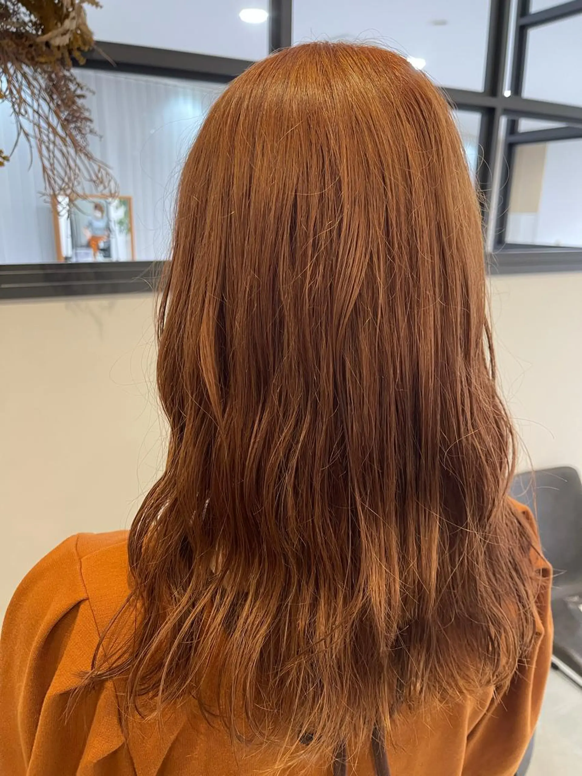 セミロング カラー オレンジ オレンジレッド レッドカラー カット ヘアカラー トリートメント 由比藤理子 ブリーチカラー🌈のヘアスタイル