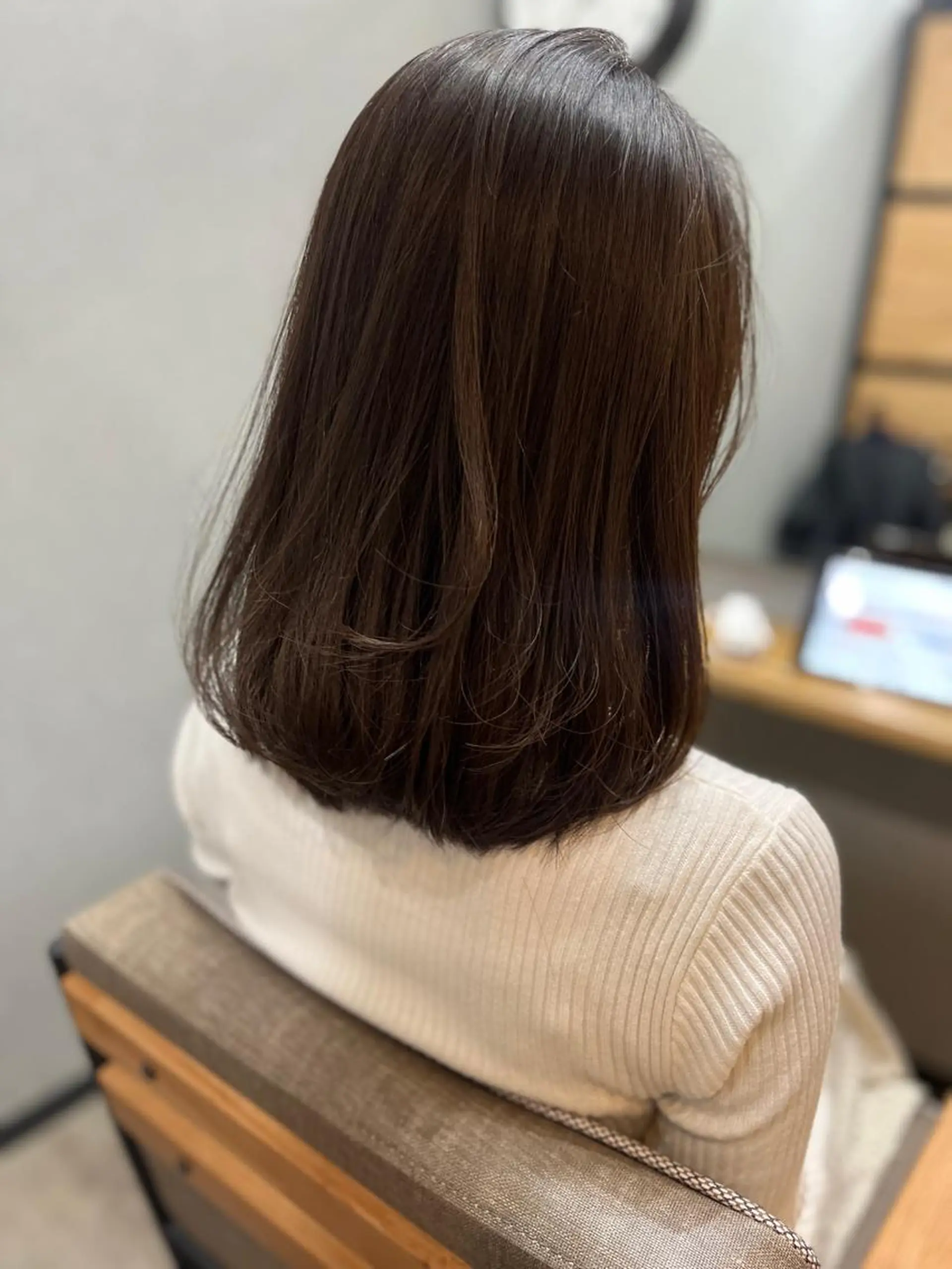 セミロング カラー パーマ ヘアアレンジ メンズ キッズ ネイル マツエク・マツパ アイブロウ メンズブリーチ メンズハイライト メンズインナーカラー メンズ韓国風 ブリーチ 久木原 ゆりのヘアスタイル