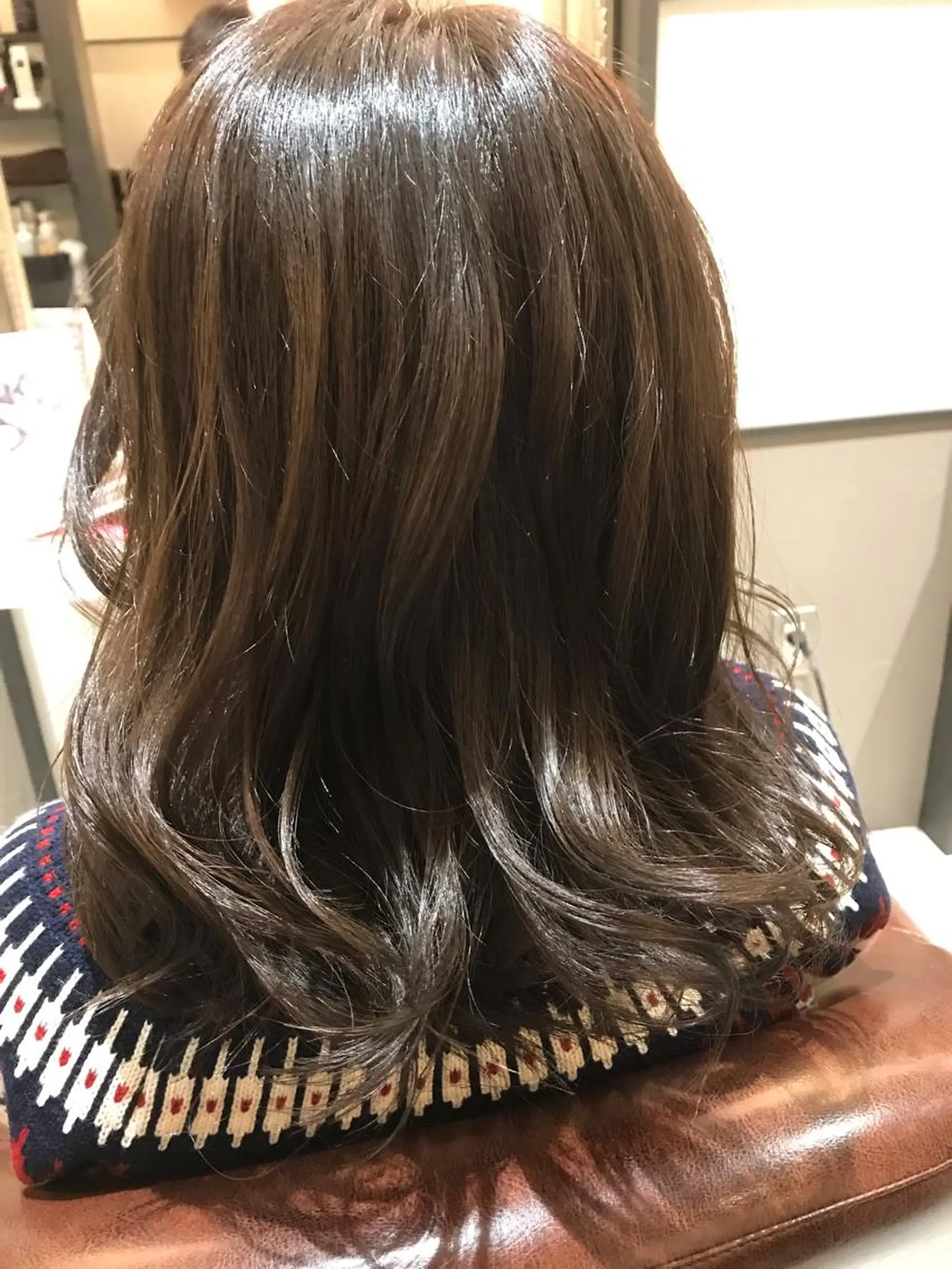 セミロング カラー アッシュ アッシュグレー アッシュグレージュ グレージュ ミント ヘアカラー トリートメント Avery SHINのヘアスタイル