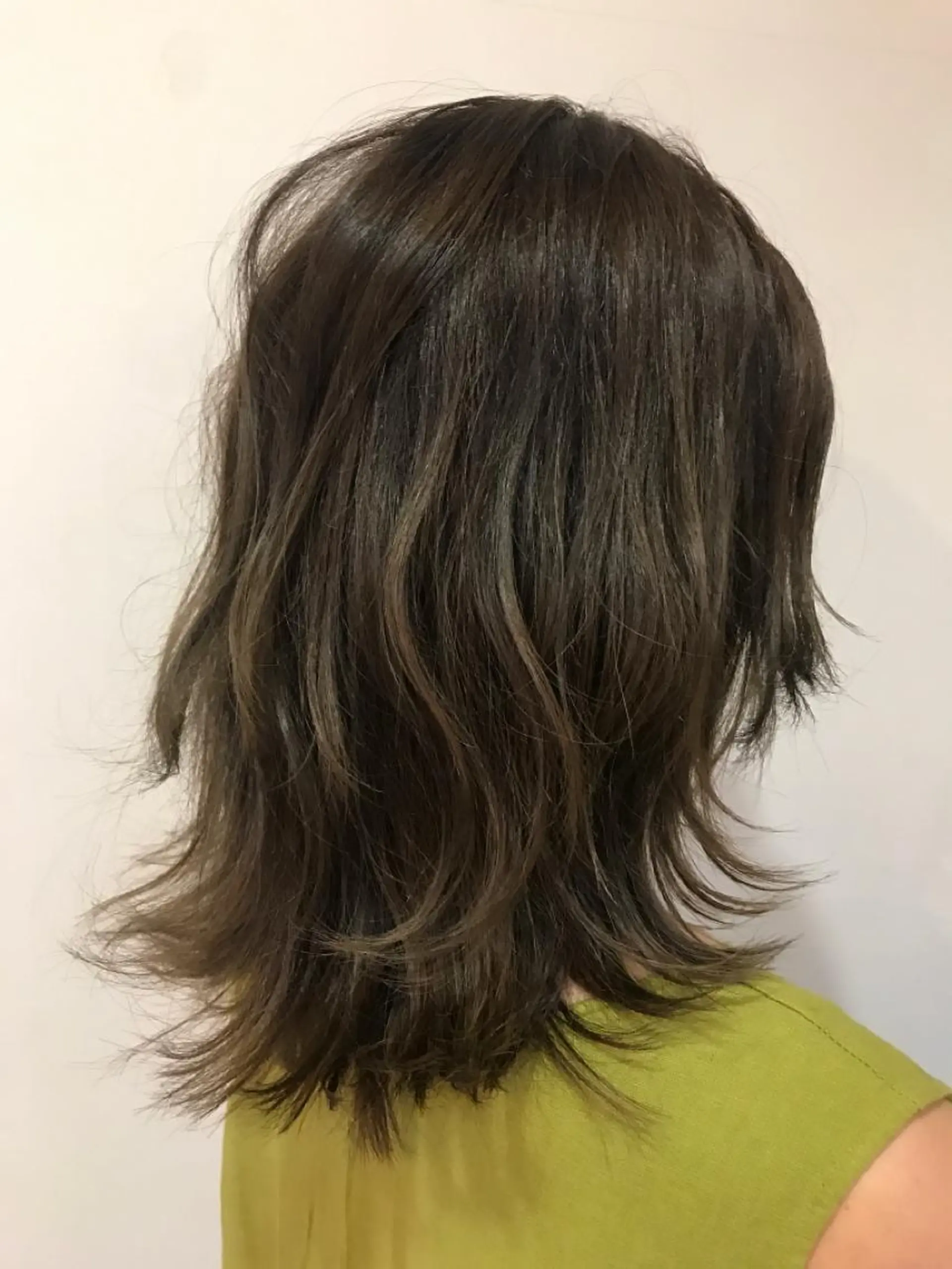 ミディアム カラー アッシュ オリーブアッシュ ヘアカラー トリートメント 艶カラー/似合わせ 💖Emmy💖のヘアスタイル