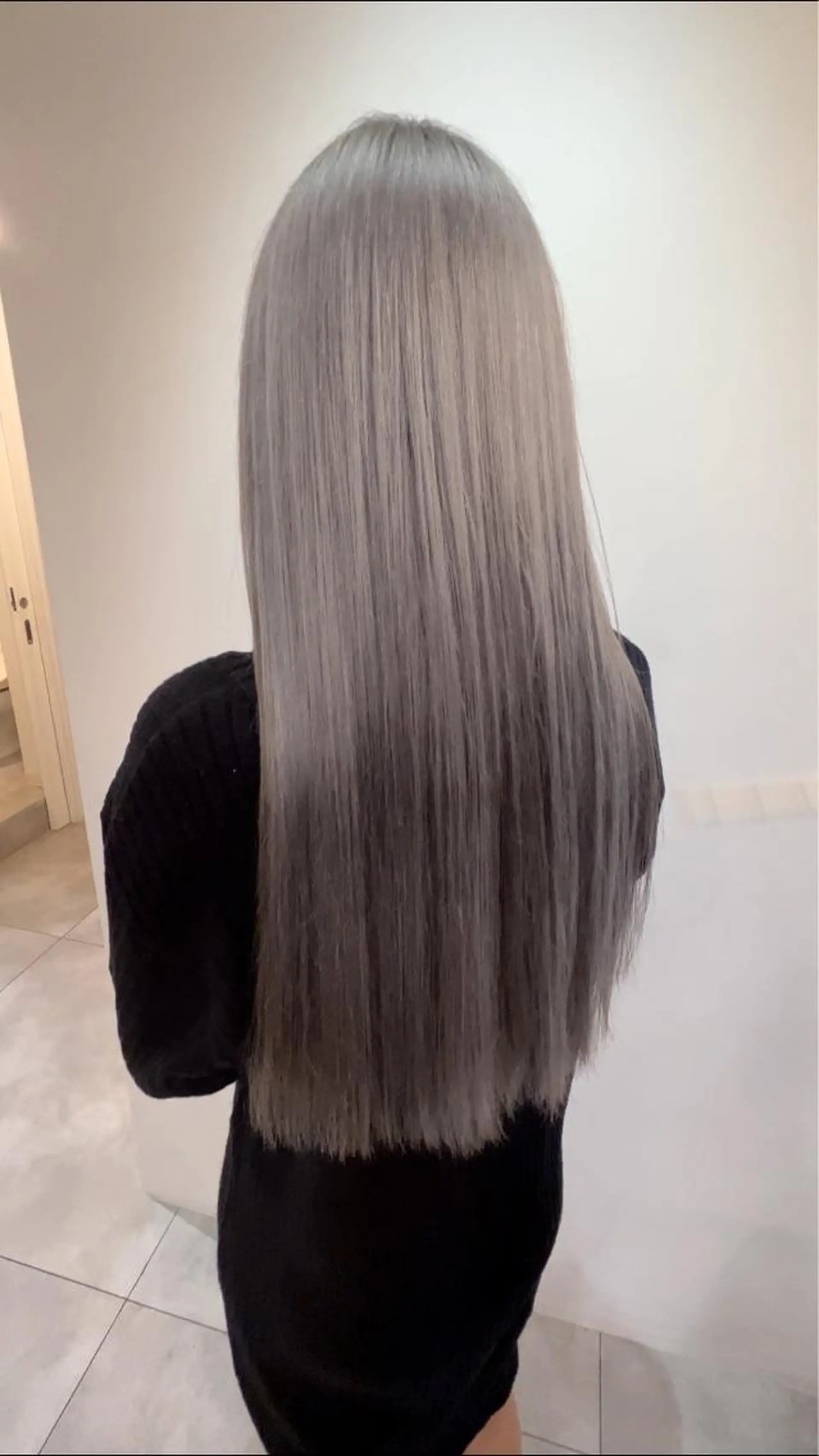 ロング カラー シルバー ホワイトシルバー 新宿/髪質改善/ 阿久津凜のヘアスタイル