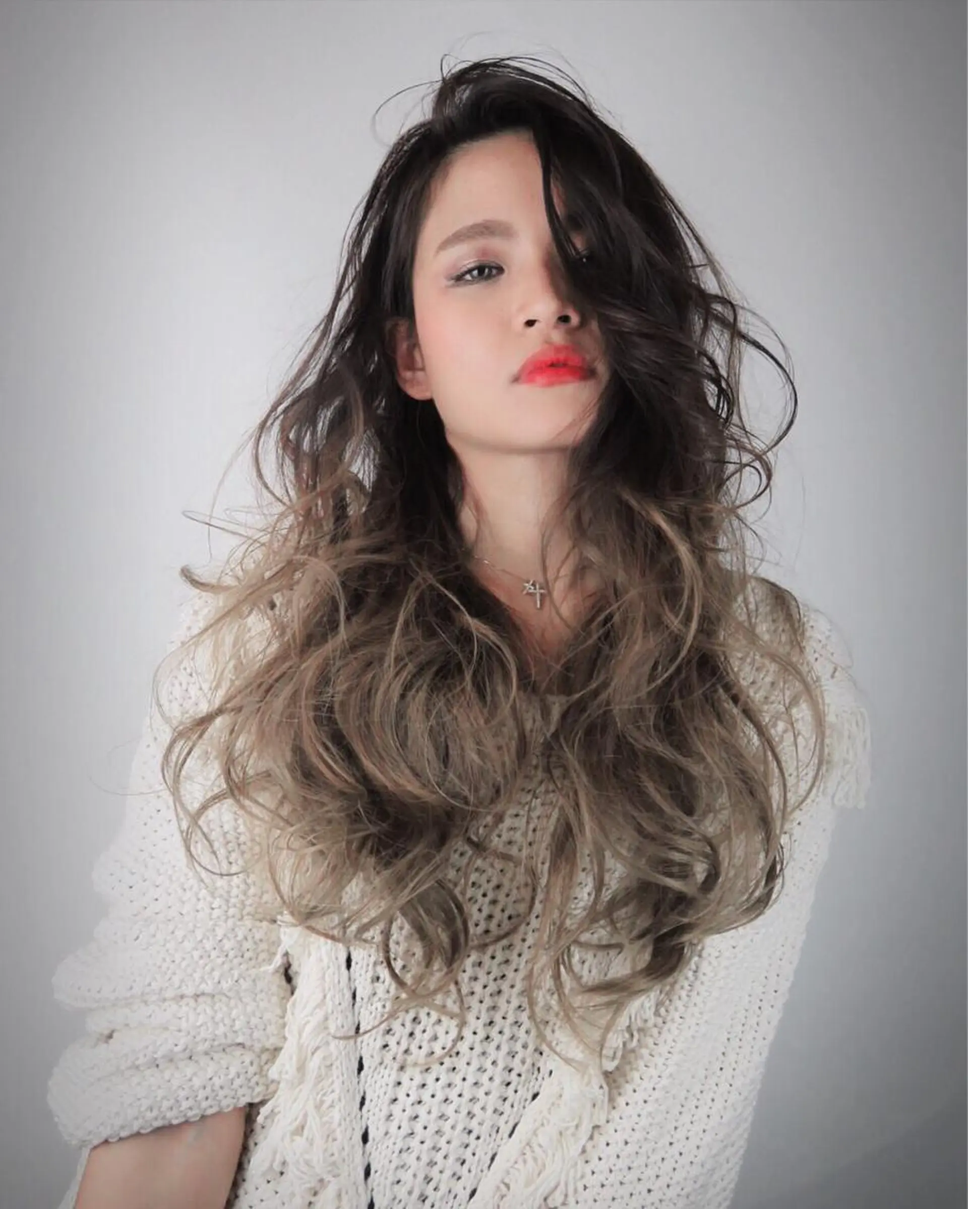 ロング カラー グラデーションカラー 白髪ぼかし×デザイン 🕊️🫧ホウジョウのヘアスタイル