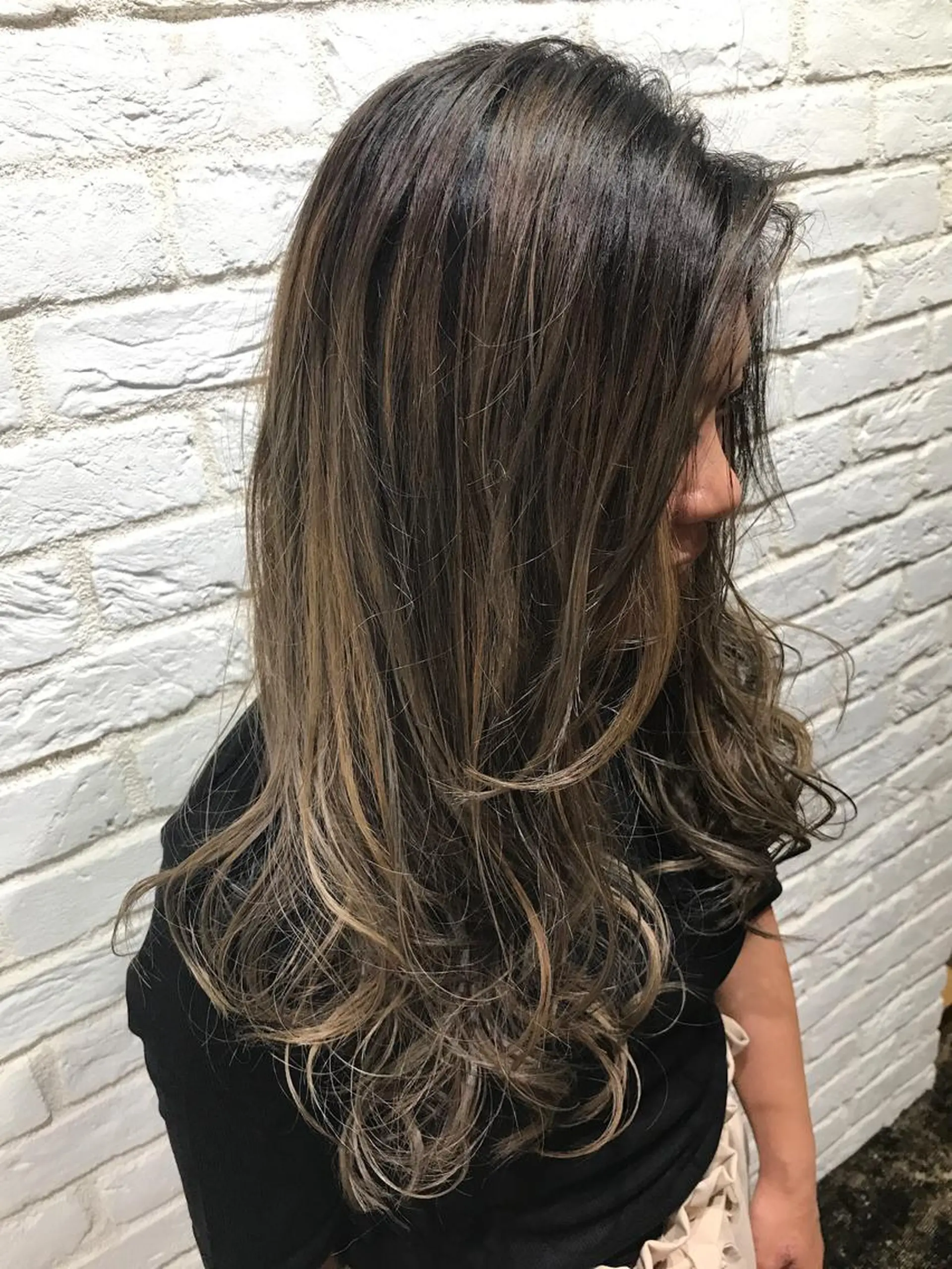 ロング カラー UMEDA FIGAROのヘアスタイル