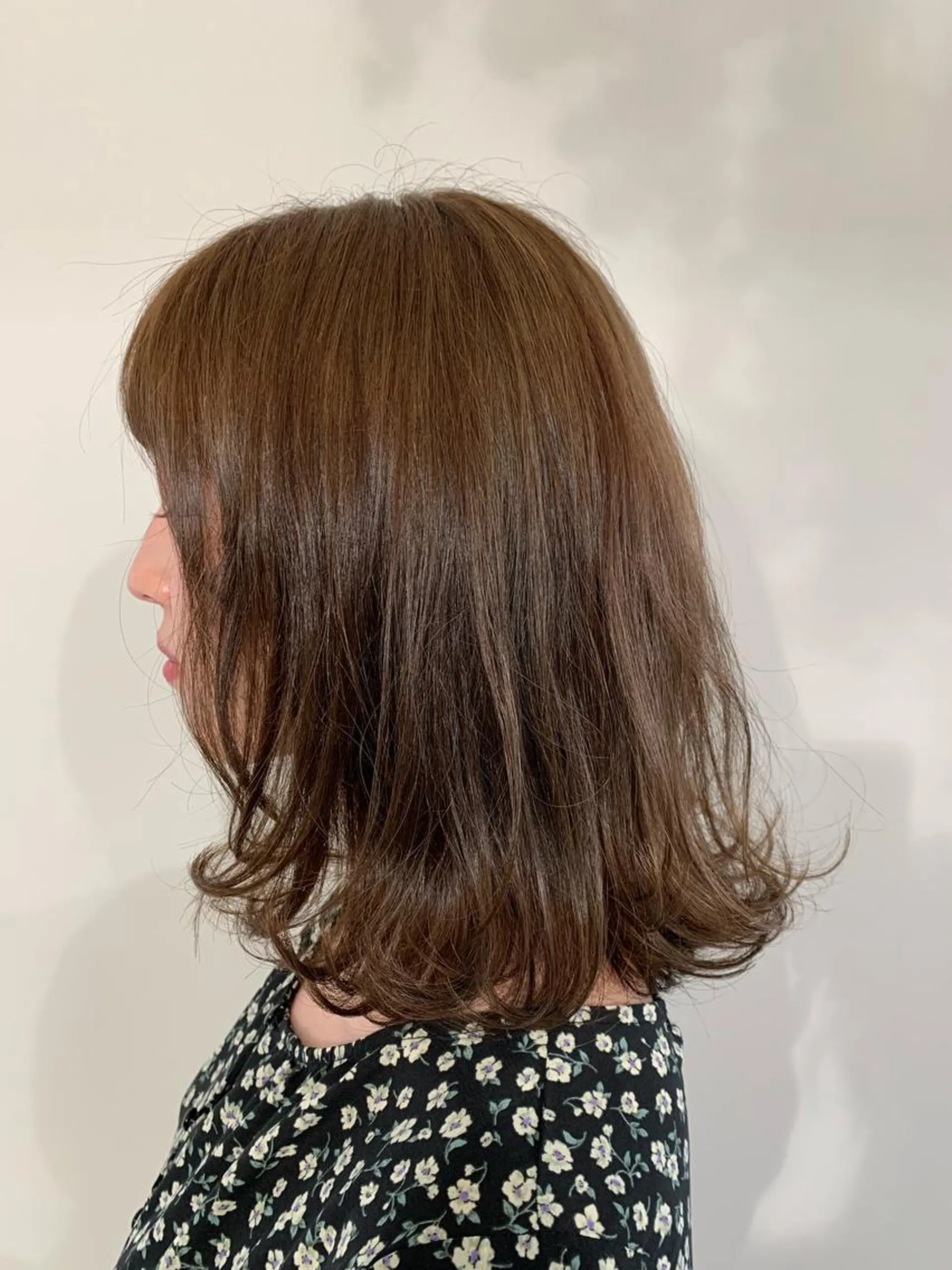 ミディアム カラー パーマ ヘアアレンジ ベージュカラー ブリーチ ブリーチなしカラー 加藤 綾華のヘアスタイル