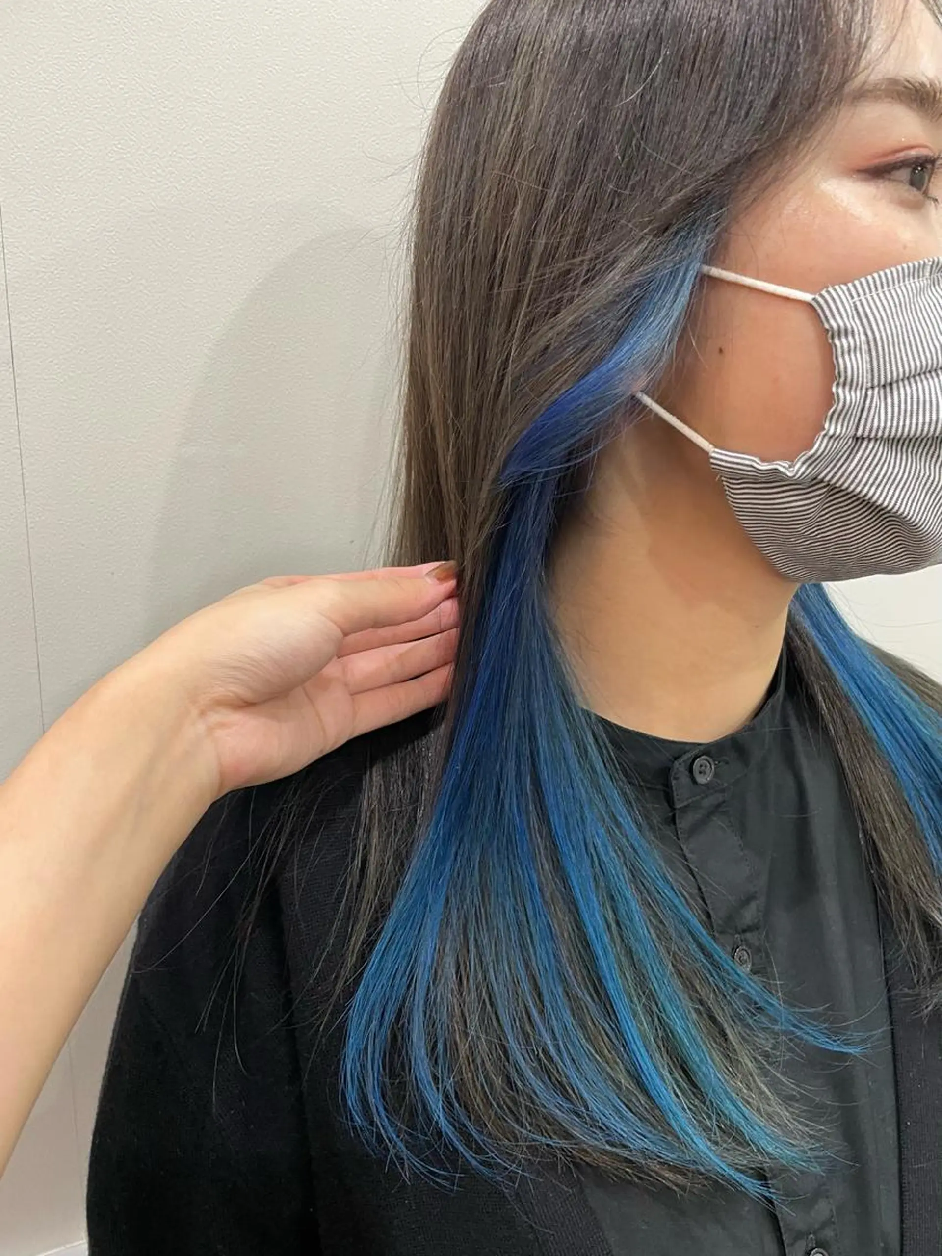 ロング カラー 黒髪 ブルーカラー インナーカラー PROGRESS Harukiのヘアスタイル