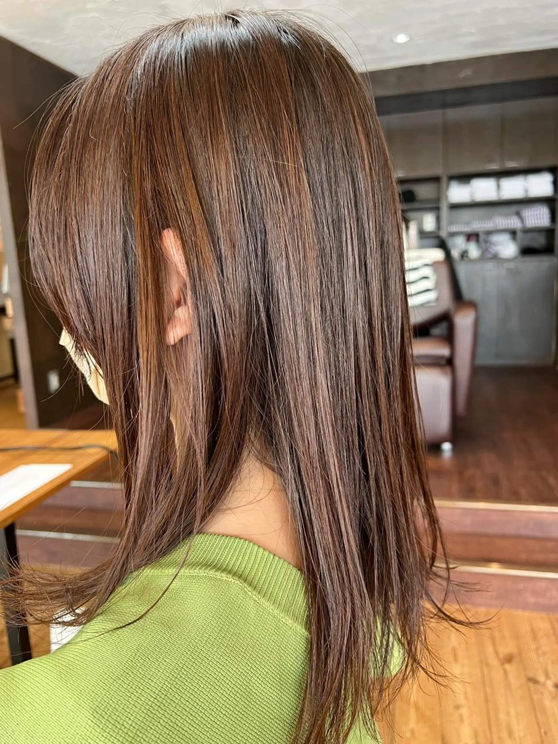 セミロング カット BEACH HAIR&NAIL所属・両国駅徒歩1分⭐️ アイロン仕上げのヘアスタイル