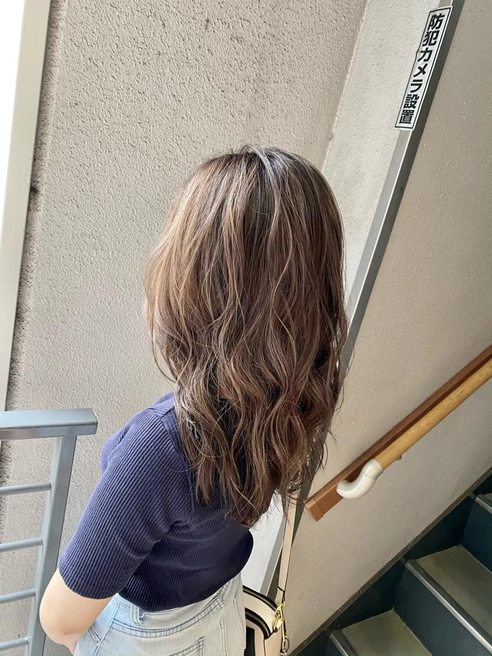 セミロング カラー グレージュ ハイライトカラー ハイライト カット ヘアカラー トリートメント Kazu .Kのヘアスタイル