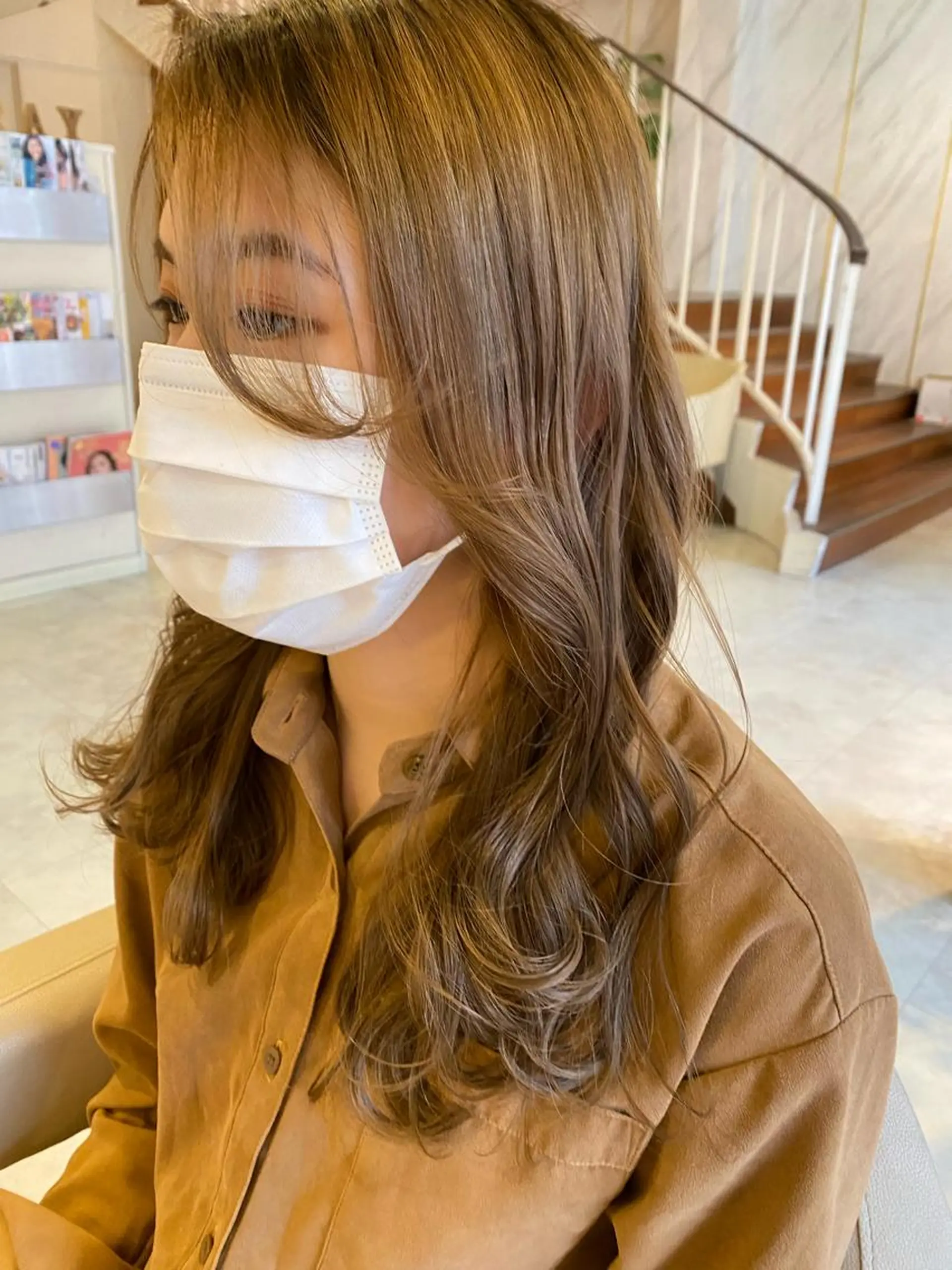 セミロング カット パーマ 岡田 奈々のヘアスタイル