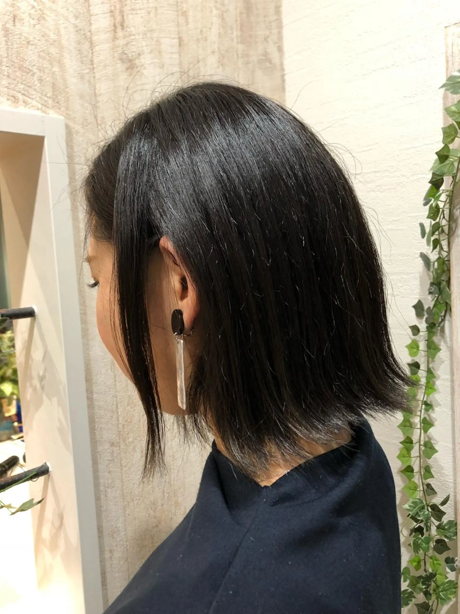 ショート カラー 黒髪 ブルーカラー ブルーブラック ヘアカラー トリートメント Lia所属・縮毛矯正の達人 ☆　松本のヘアスタイル