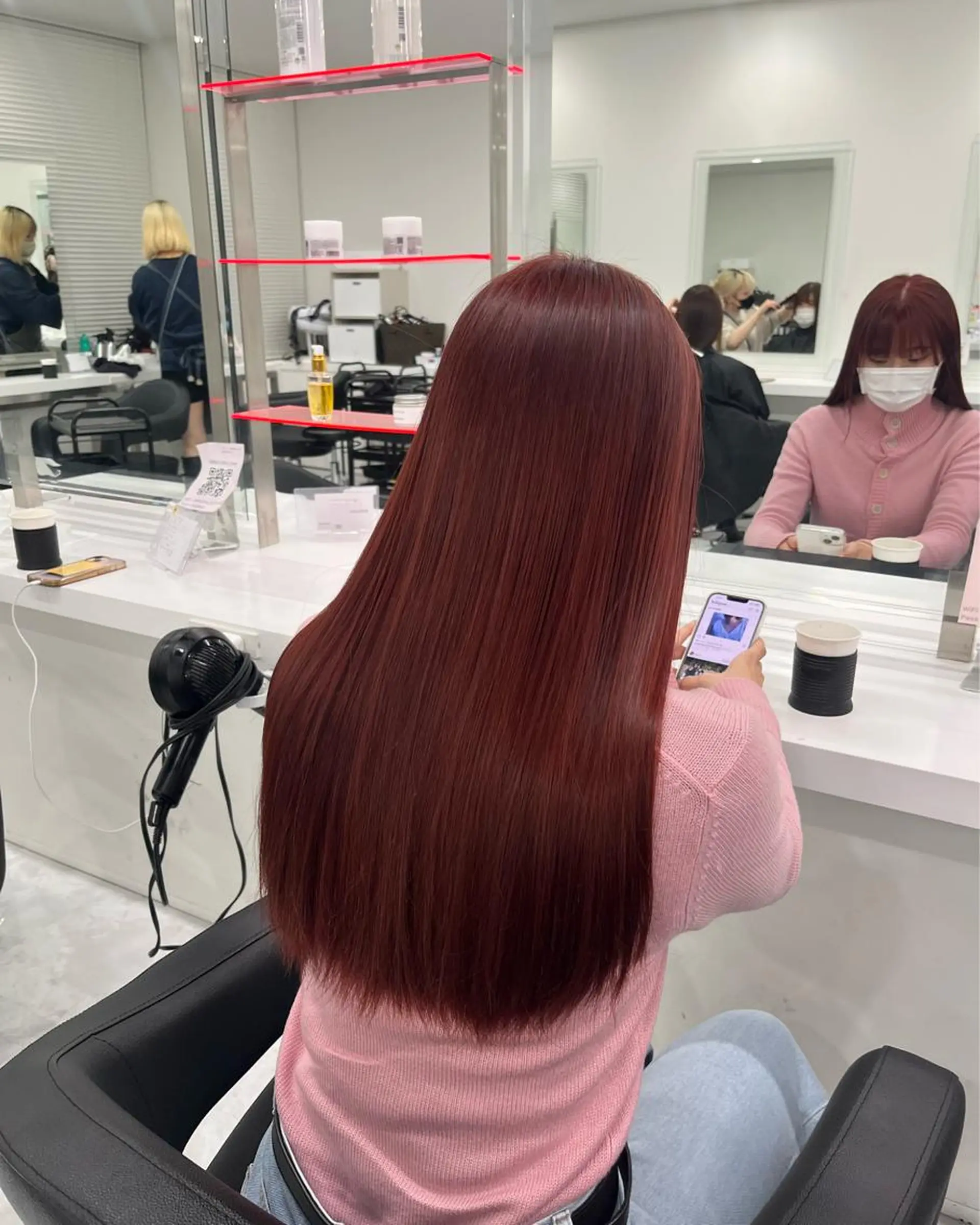 ミディアム カラー ヘアアレンジ 🩵色落ち可愛い 寒色カラー🩵のヘアスタイル