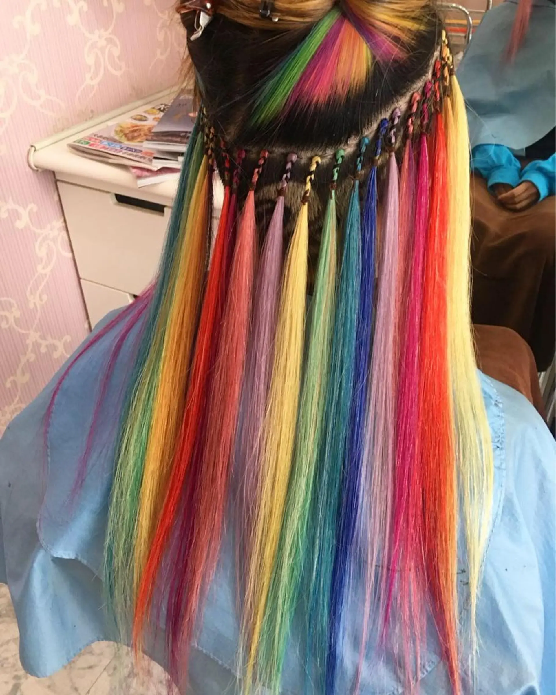 ミディアム カラー ヘアアレンジ ハイライトカラー エクステ ハイライト エクステ 毛穴改善/脱毛 ネイル　川上久仁子のエステ・リラクイメージ