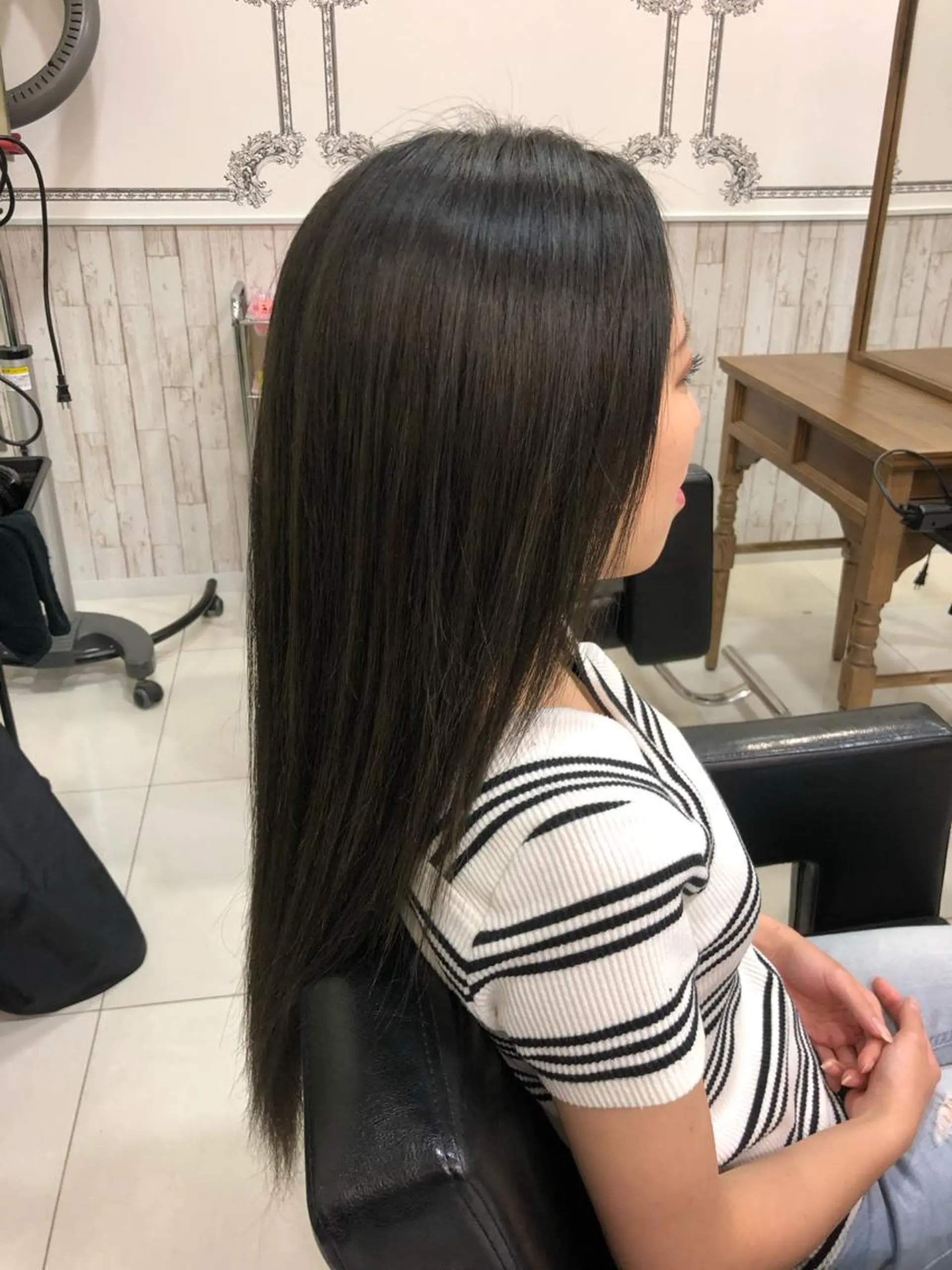 セミロング カラー グレージュ 得能 雅人のヘアスタイル